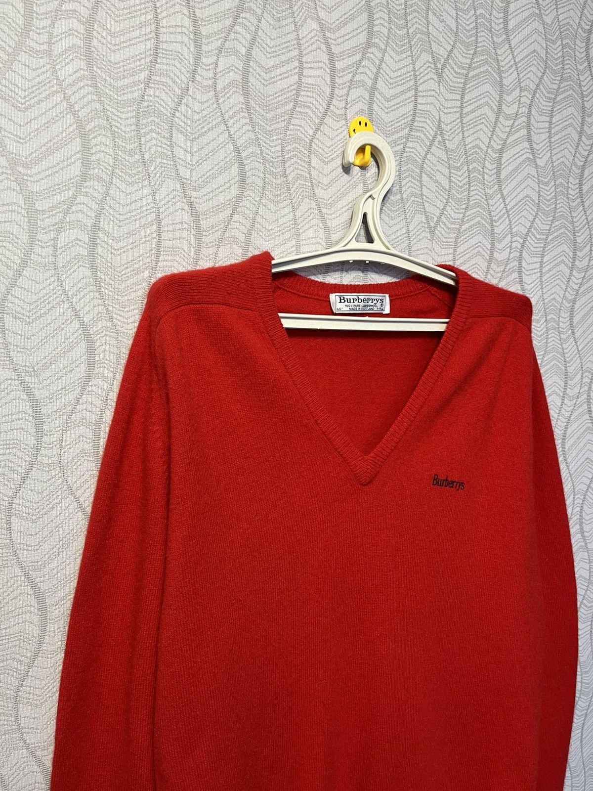 Burberry Burberry’s Vintage Pure Scotland Lambswool V-Neck Pullover Size US XL / EU 56 / 4 - 2 Thumbnail