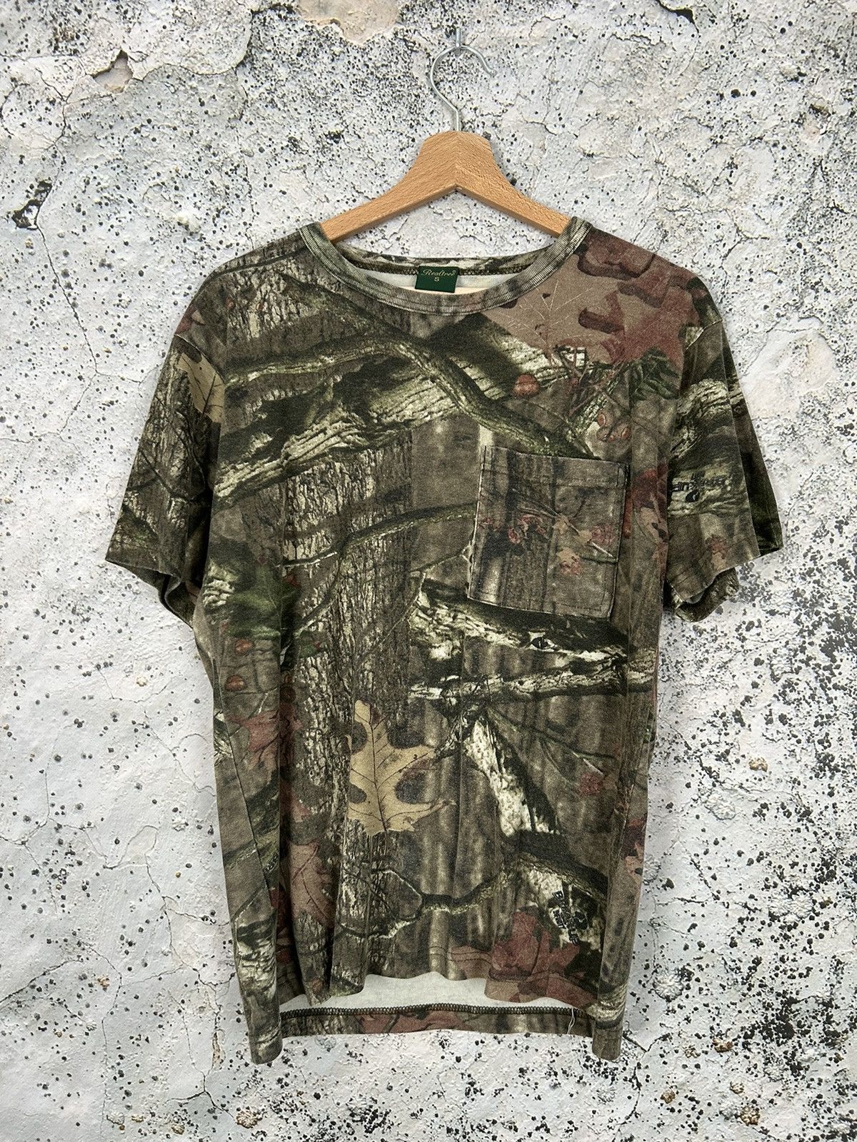 Realtree Vintage Realtree Hunting Outdoor Military Tee Hype Rare 90s Size US S / EU 44-46 / 1 - 1 Thumbnail