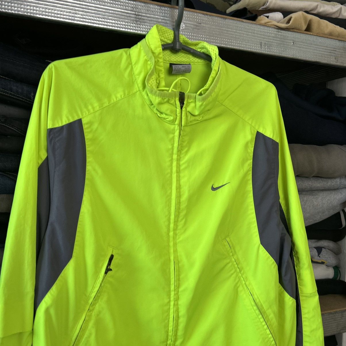 Nike Vintage Nike Dri Fit Sportswear nylon streetwear jacket Size US M / EU 48-50 / 2 - 2 Thumbnail