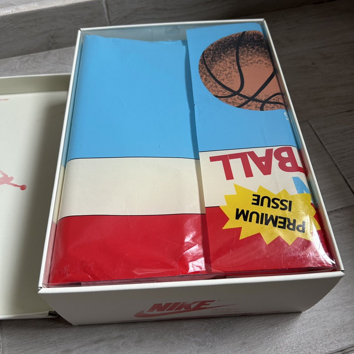 Jordan Brand Jordan 1 Low OG Trophy Room “Away” Size US 10 / EU 43 - 10 Thumbnail