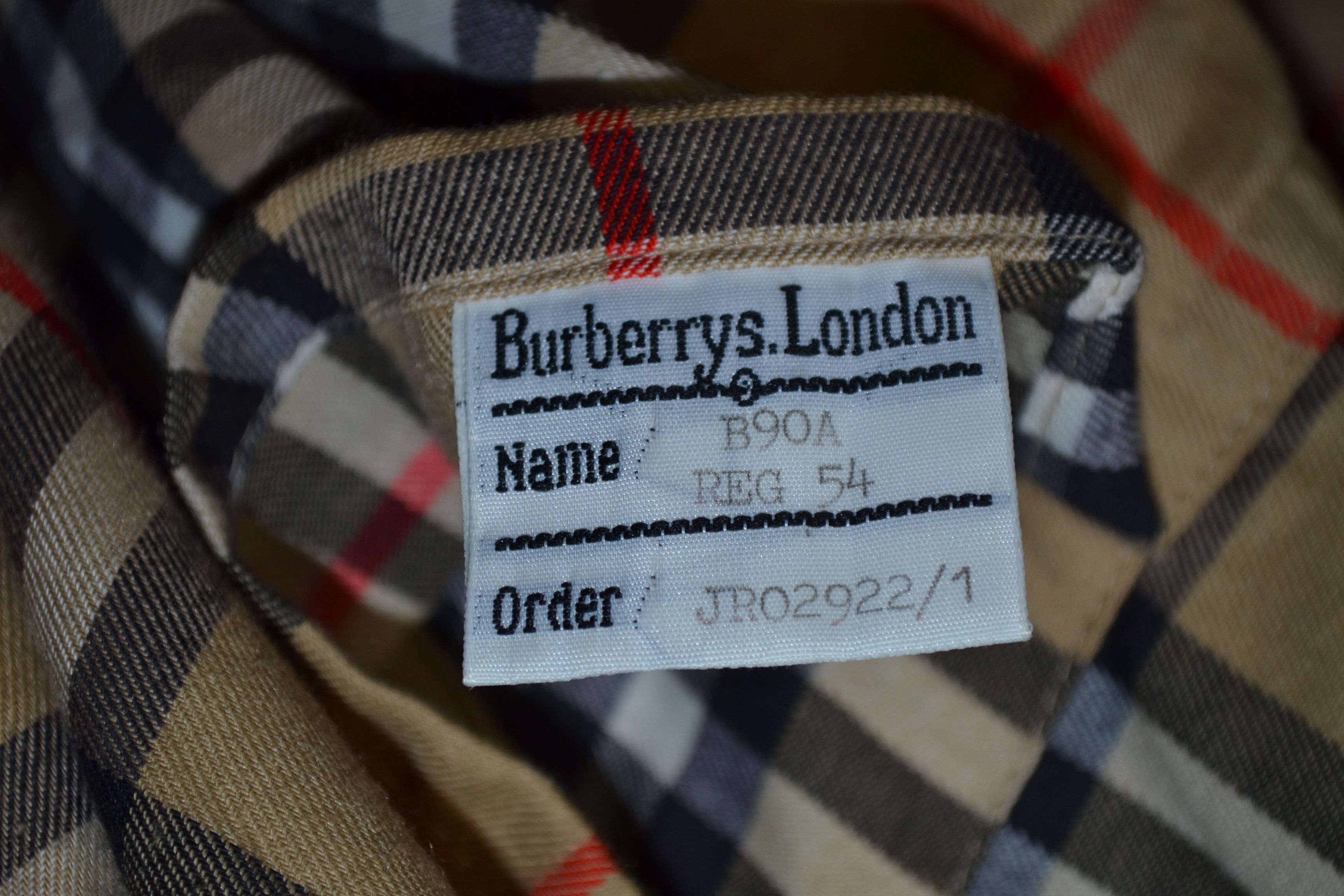 Burberry Burberry’s Kensington Iconic Double Breasted Trench Coat 54 Size US L / EU 52-54 / 3 - 13 Thumbnail