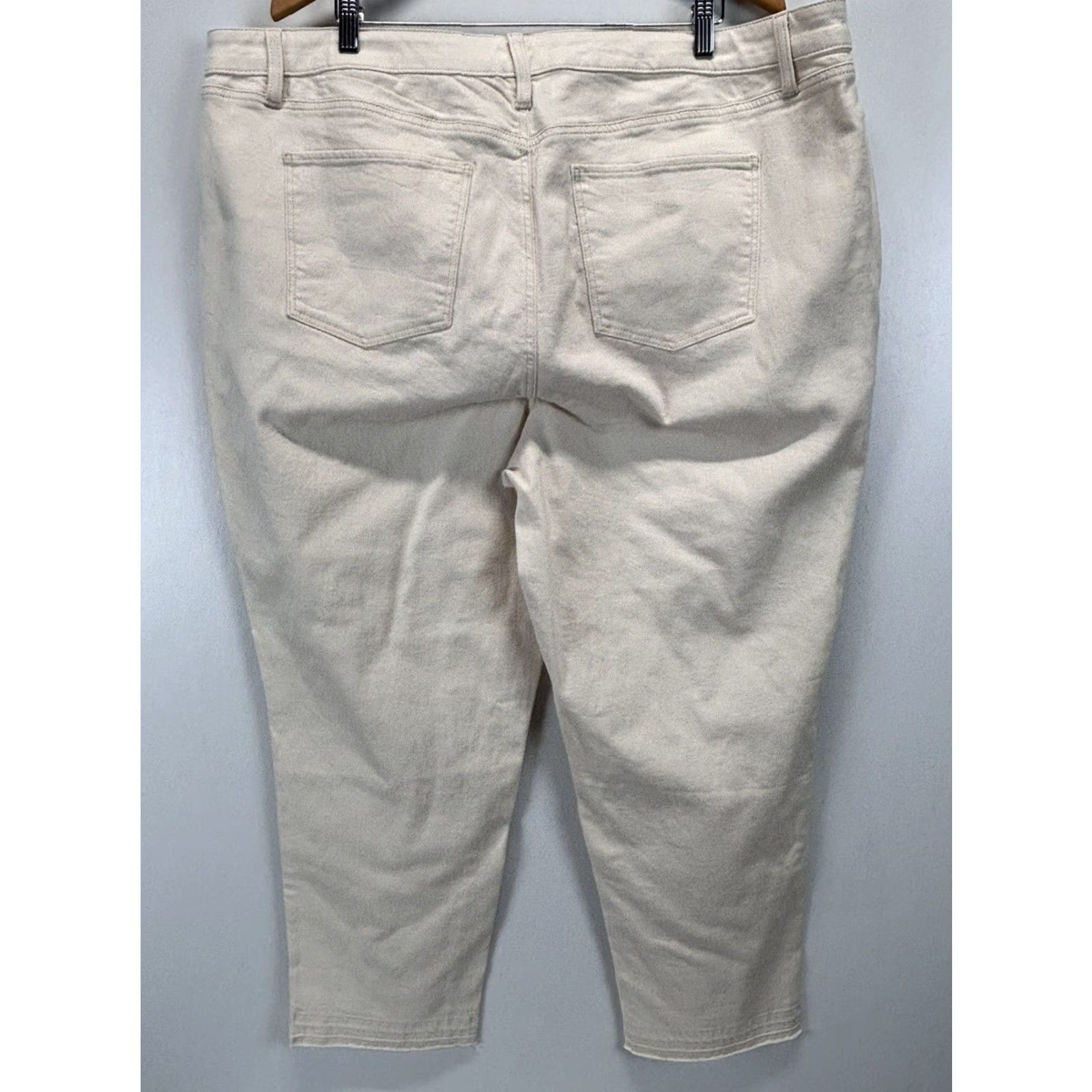 Talbots VINTAGE? No, Talbots Slim Ankle Jeans 24W Plus Eggshell Denim Jeans Women Slim Ankle 24W Ivory Women’s Plus Size Jeans Size 42" / US 20 - 3 Thumbnail
