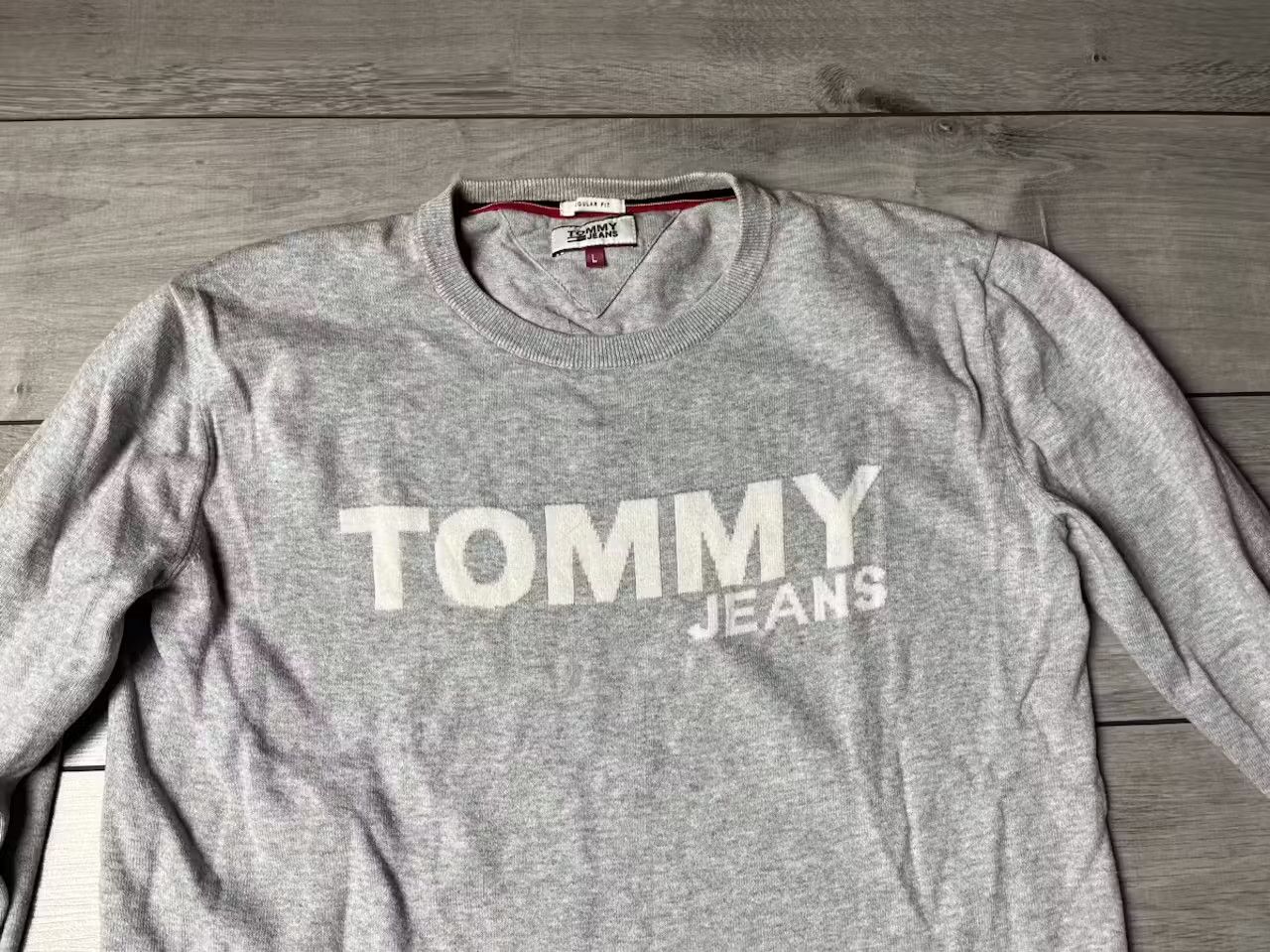 Tommy Hilfiger Tommy Hilfiger sweater embroidered size Large Size US L / EU 52-54 / 3 - 2 Thumbnail