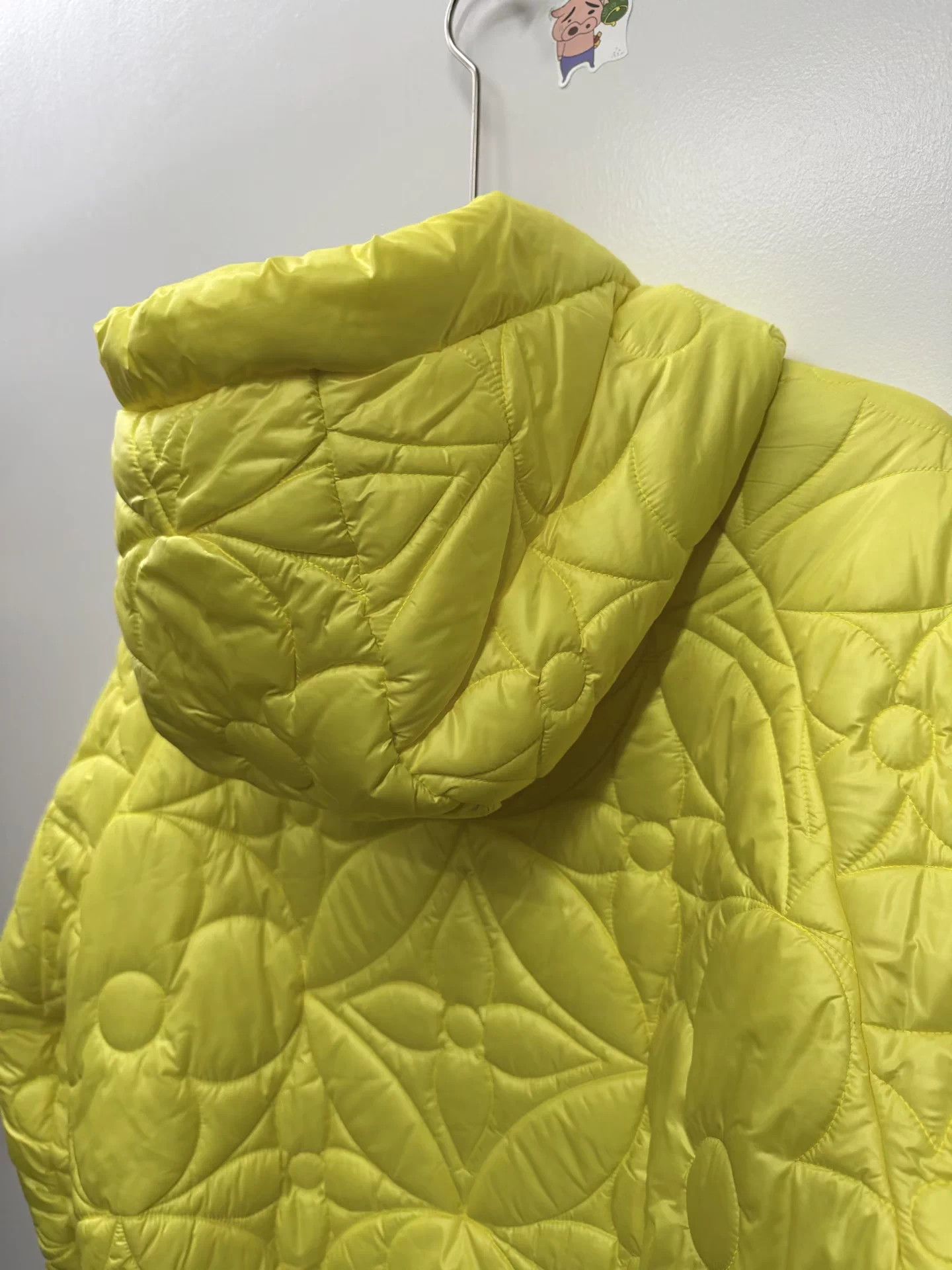 Louis Vuitton Louis Vuitton embossed all-over tag down jacket Size M / US 6-8 / IT 42-44 - 4 Thumbnail
