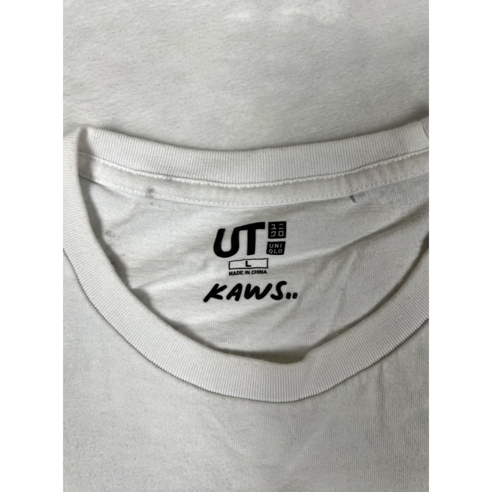 Uniqlo KAWS Uniqlo UT T-Shirt Mens Large White Pink BFF Companion Streetwear Size US L / EU 52-54 / 3 - 5 Thumbnail