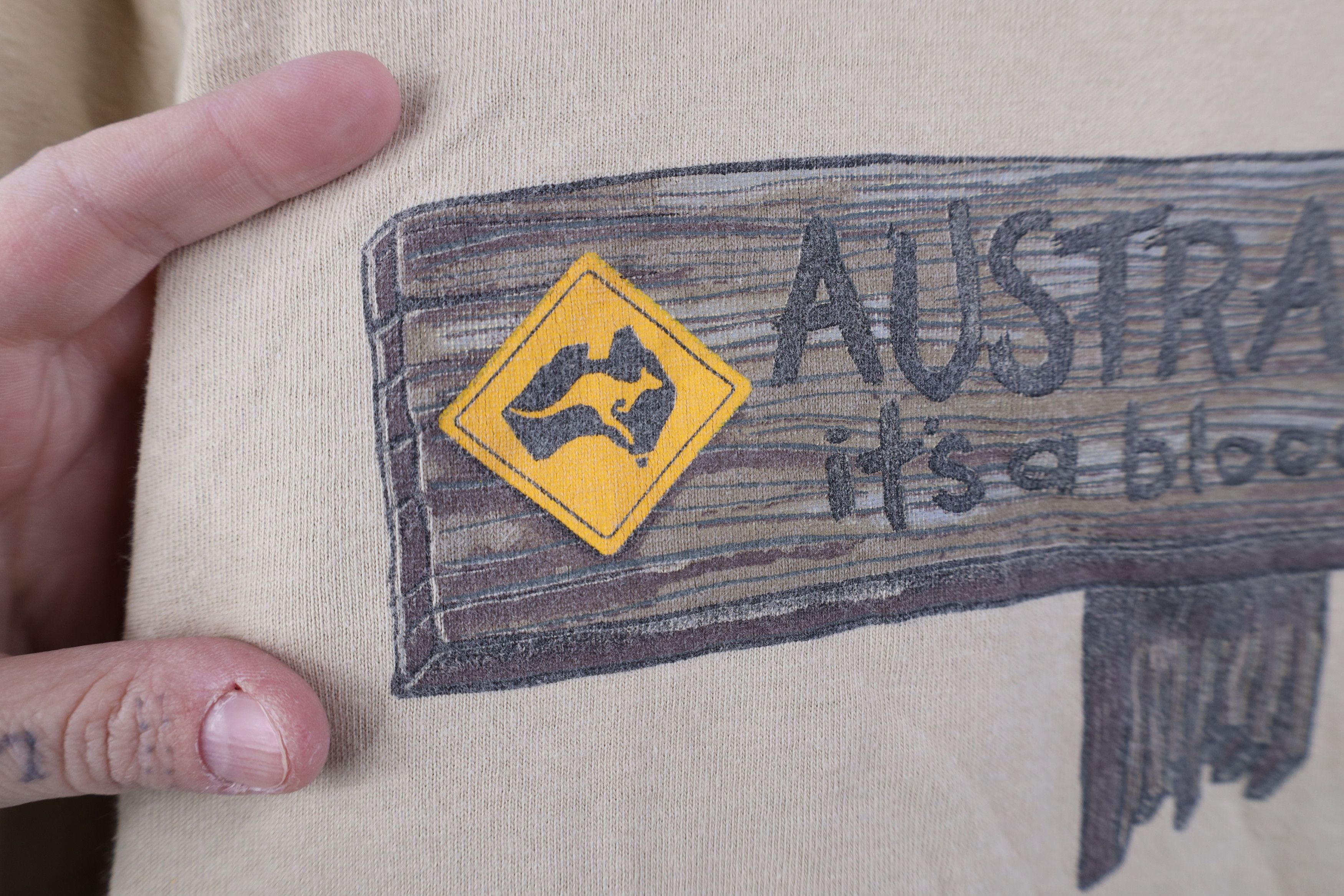 Vintage Vintage 90s Y2K Australia Sign It's A Bloody Long T-Shirt Size US L / EU 52-54 / 3 - 5 Thumbnail