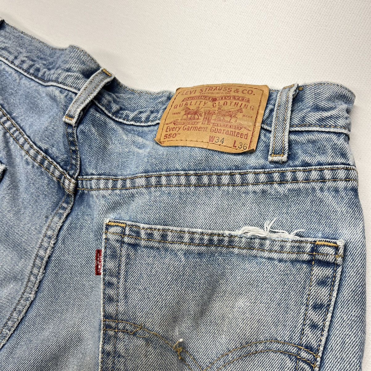 Levi's × Vintage VTG Levis 550 Jeans Blue Relaxed Fit Baggy Distressed Size US 34 / EU 50 - 16 Thumbnail