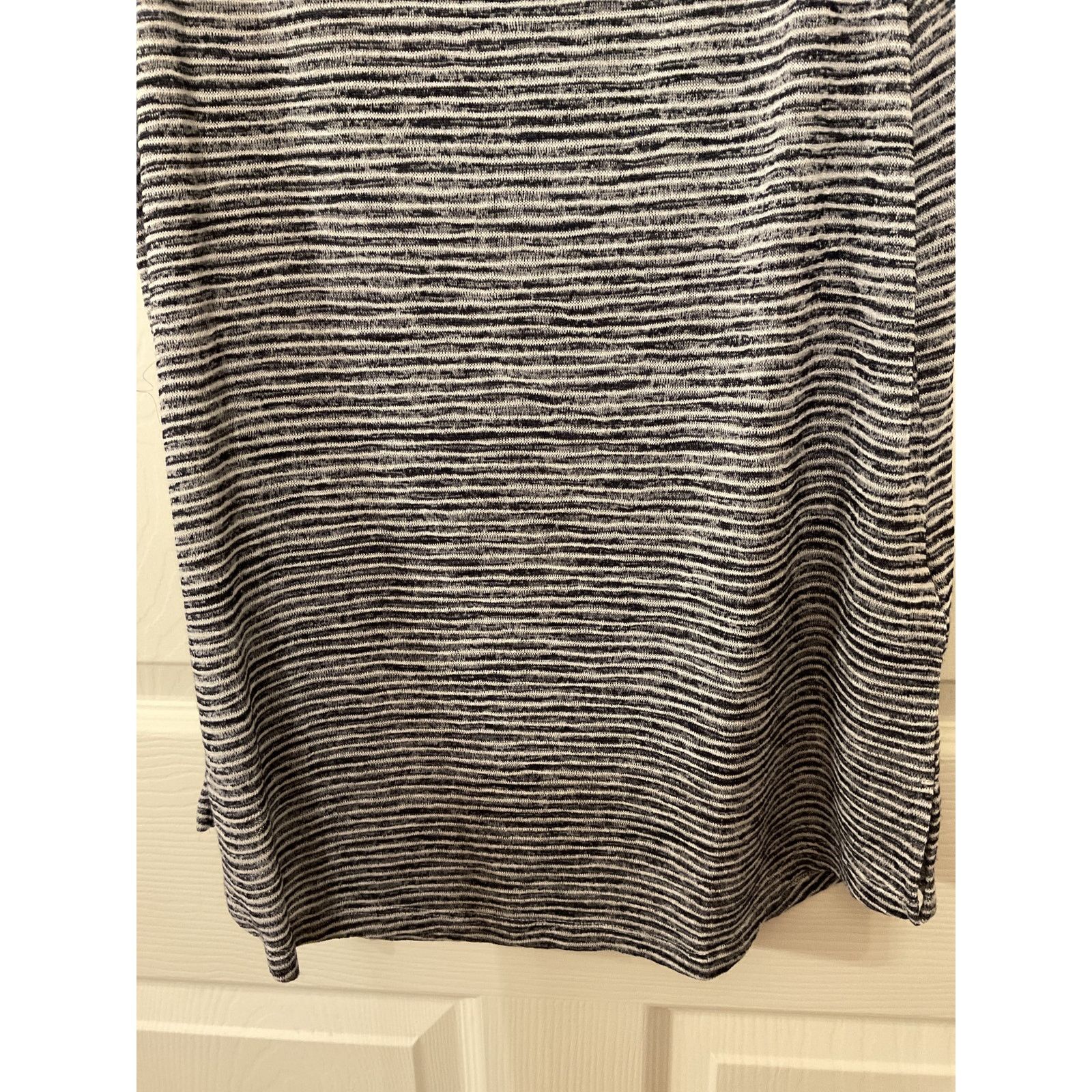 Athleta Athleta Lightweight Linen-Like Breezy Tank in Navy Stripe, S Size S / US 4 / IT 40 - 7 Thumbnail