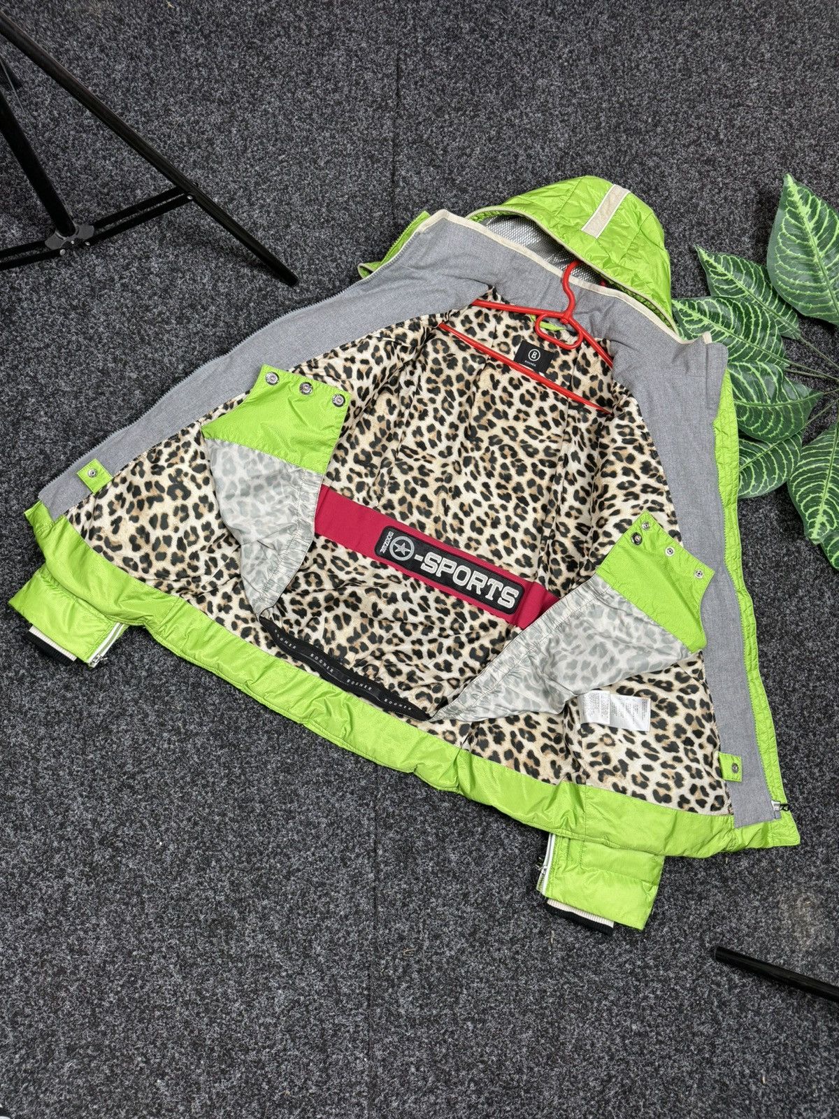 Bogner Bogner Down Jacket Puffer outdoor Japanese style size M Size M / US 6-8 / IT 42-44 - 23 Thumbnail