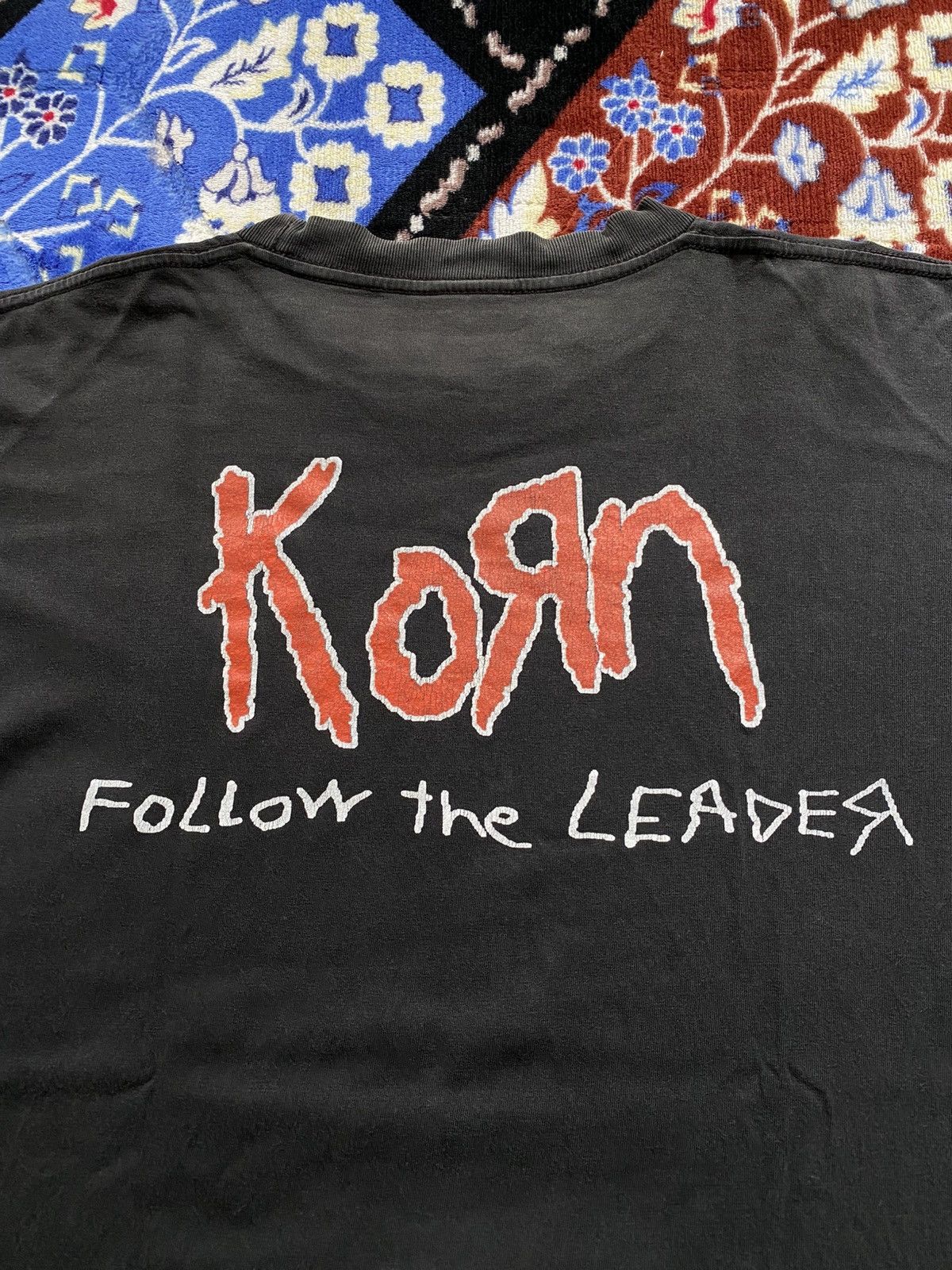 Vintage Vintage Korn Follow The Leader Tshirt 90s Size US L / EU 52-54 / 3 - 6 Thumbnail