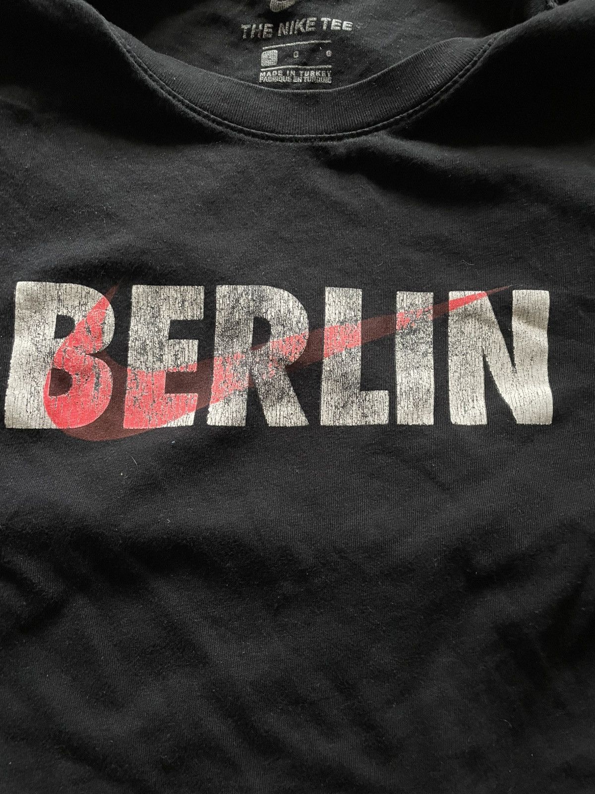 Nike Nike t-shirt Berlin Size US L / EU 52-54 / 3 - 3 Thumbnail