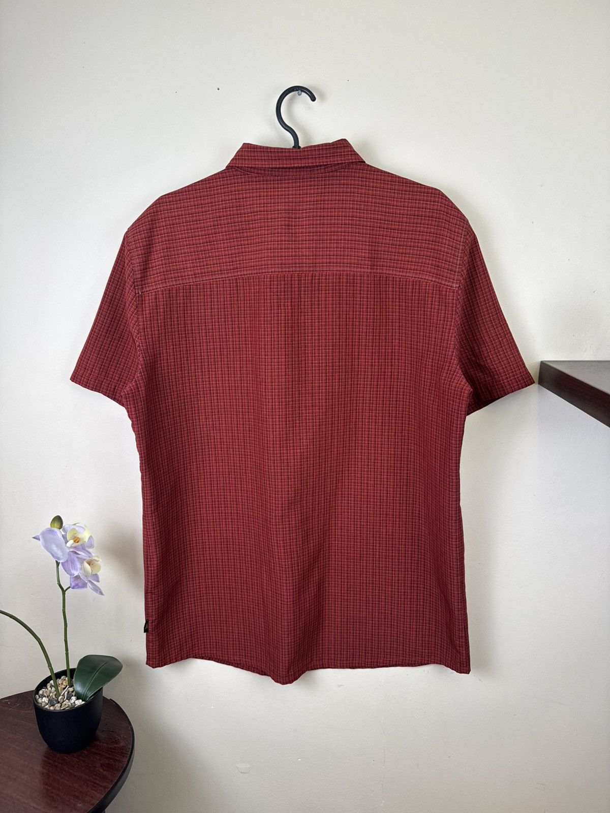 Jack Wolfskin Jack Wolfskin T shirt Shirt Button Up L Checked Casual Red 🏕️ Size US L / EU 52-54 / 3 - 17 Thumbnail