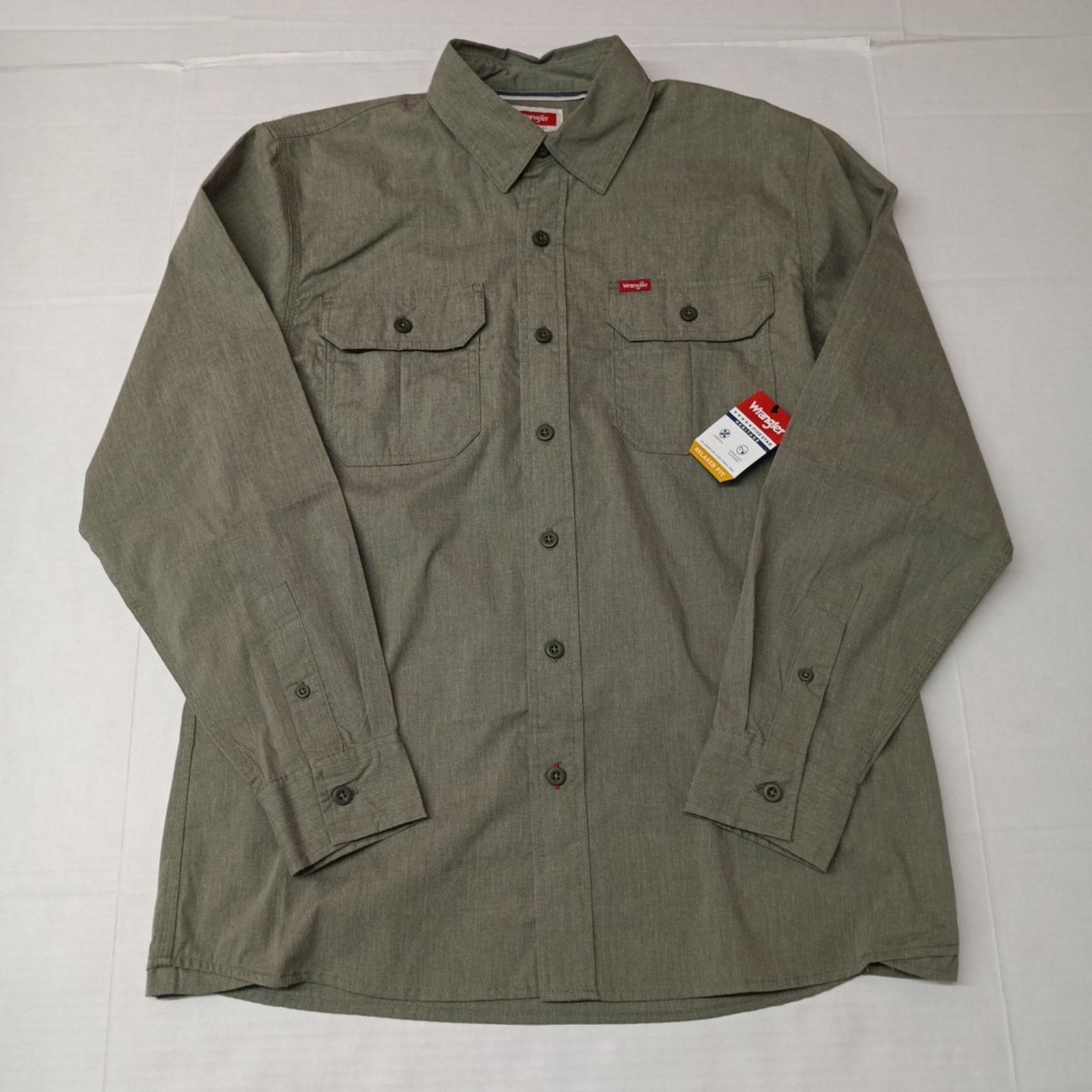 Wrangler Wrangler Big Men's Relaxed Fit Woven Shirt Size M Green Size US M / EU 48-50 / 2 - 1 Thumbnail