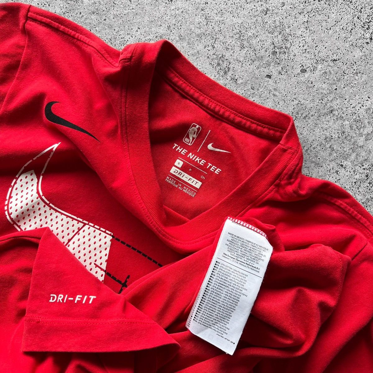 NBA × Nike Nike Dri-FIT Chicago Bulls NBA USA Red Short Sleeve T-Shirt Size US S / EU 44-46 / 1 - 4 Thumbnail