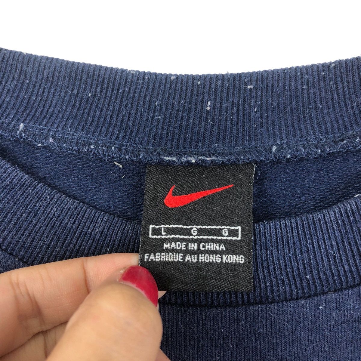 Nike Vintage NIKE LOGO EMBLEM Small Shirts Size US L / EU 52-54 / 3 - 4 Thumbnail