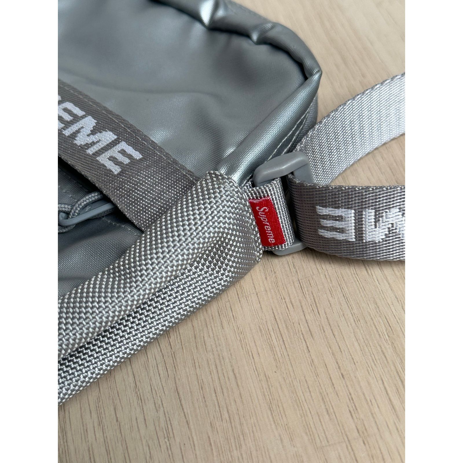 Supreme Supreme Silver Shoulder Bag (FW22) - Mint Size ONE SIZE - 6 Thumbnail