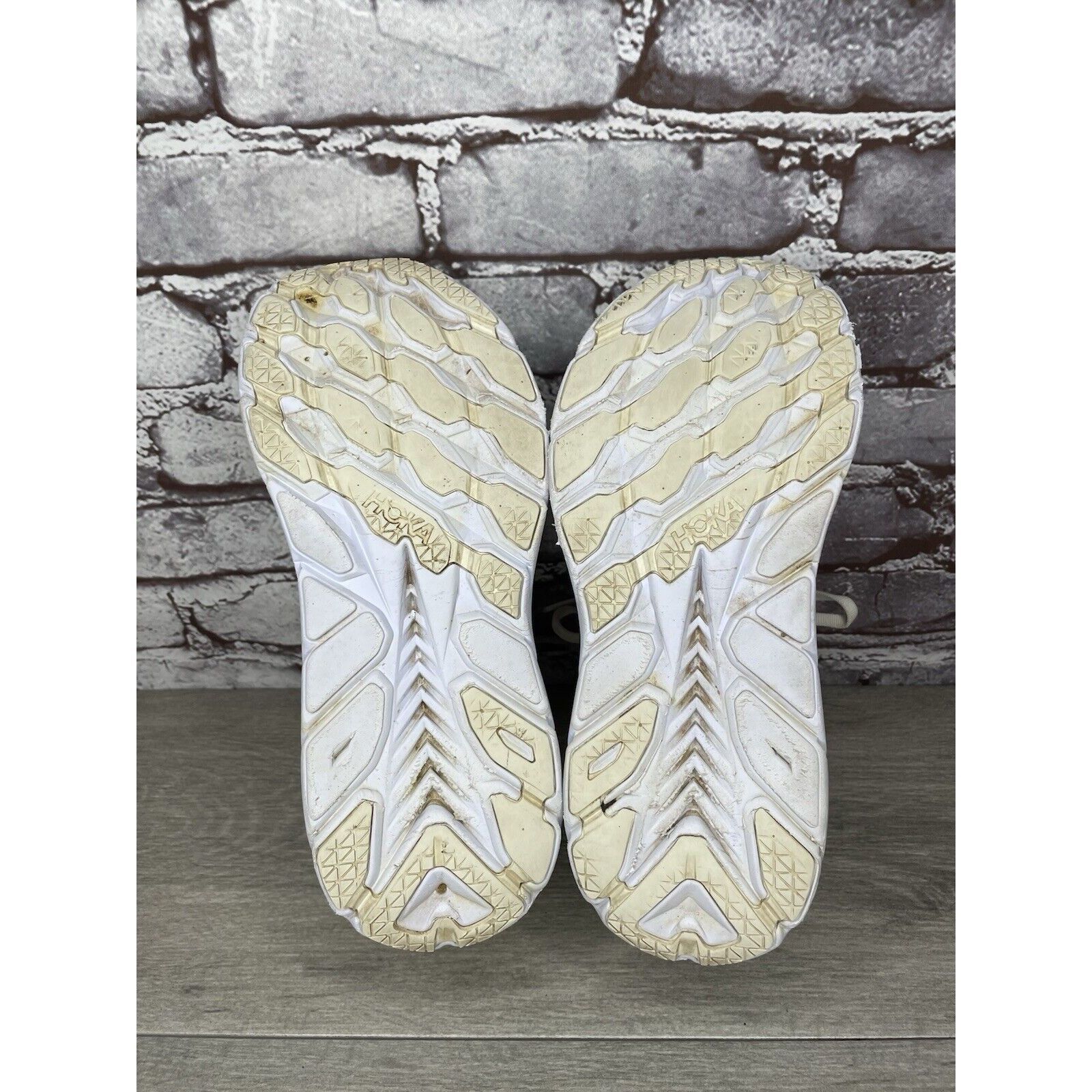 Hoka Hoka One One Clifton 8 1119394 BDBBW White Yellow Running Sn Size US 8 / IT 38 - 12 Thumbnail