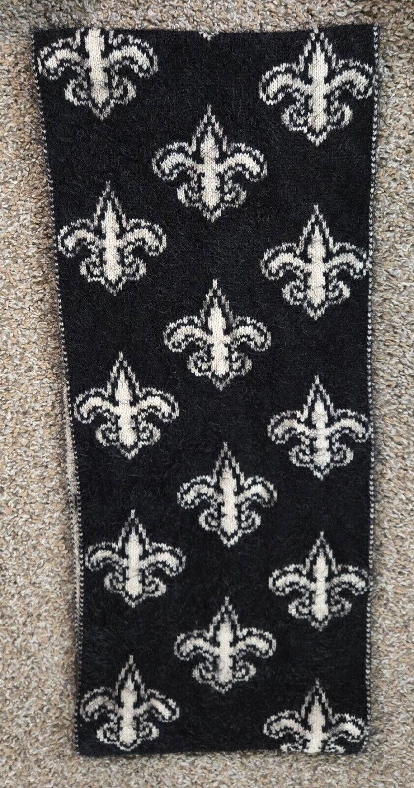 Designer Fleur De Lis Reversible Black And White Infinity Scarf Size ONE SIZE - 2 Thumbnail