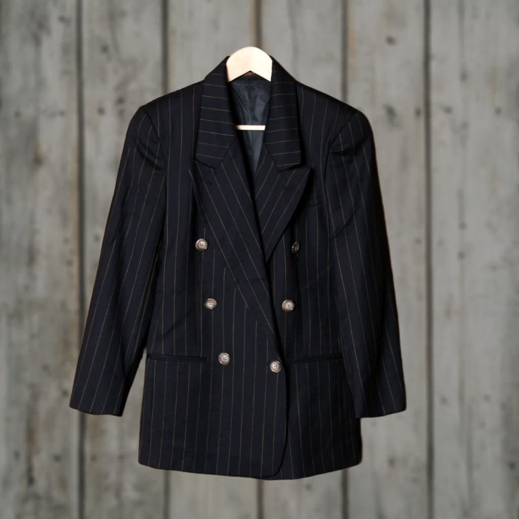 Doublet VINTAGE J. Peterman Blue Pinstriped Double Breasted Blazer Women's S Blue Pinstriped Blazer - Double Breasted Wool USA Made Womens Blazer Women XS? Size S / US 4 / IT 40 - 1 Thumbnail