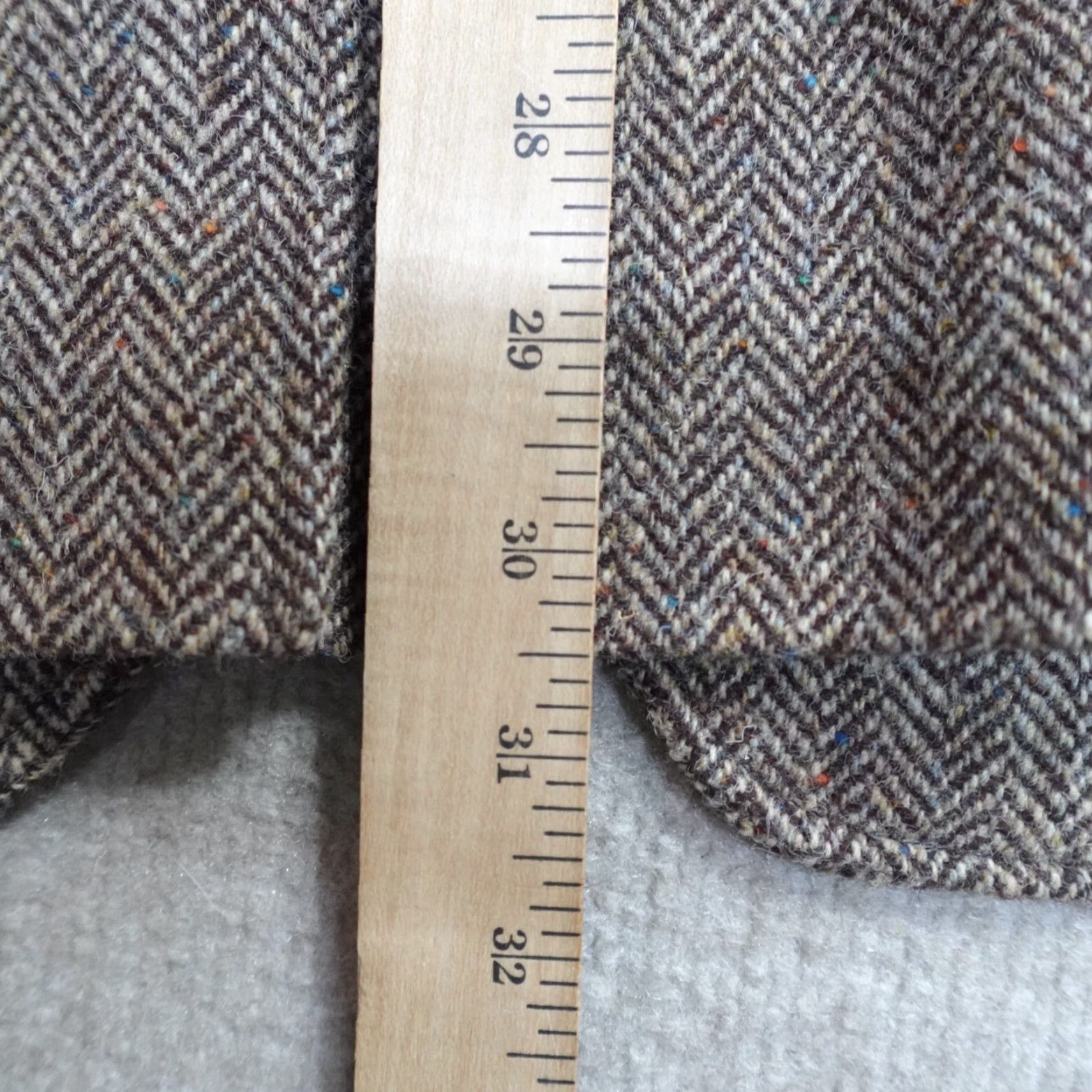 Harris Tweed VINTAGE Harris Tweed Sport Coat 41R Brown Herringbone Wool Tweed Blazer Notch Lapel Two-Button Single-Breasted Mens Regular Size 42R - 7 Thumbnail