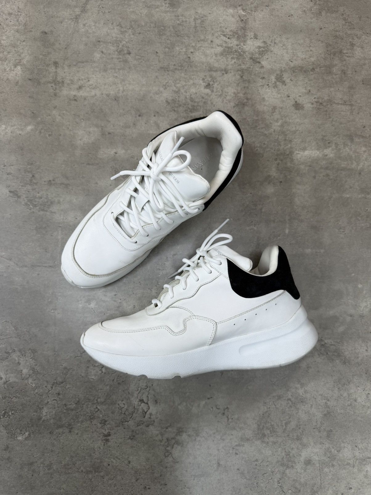 Alexander McQueen Alexander McQueen Oversized White Leather Sneakers Size 38 Size US 8 / IT 38 - 9 Thumbnail