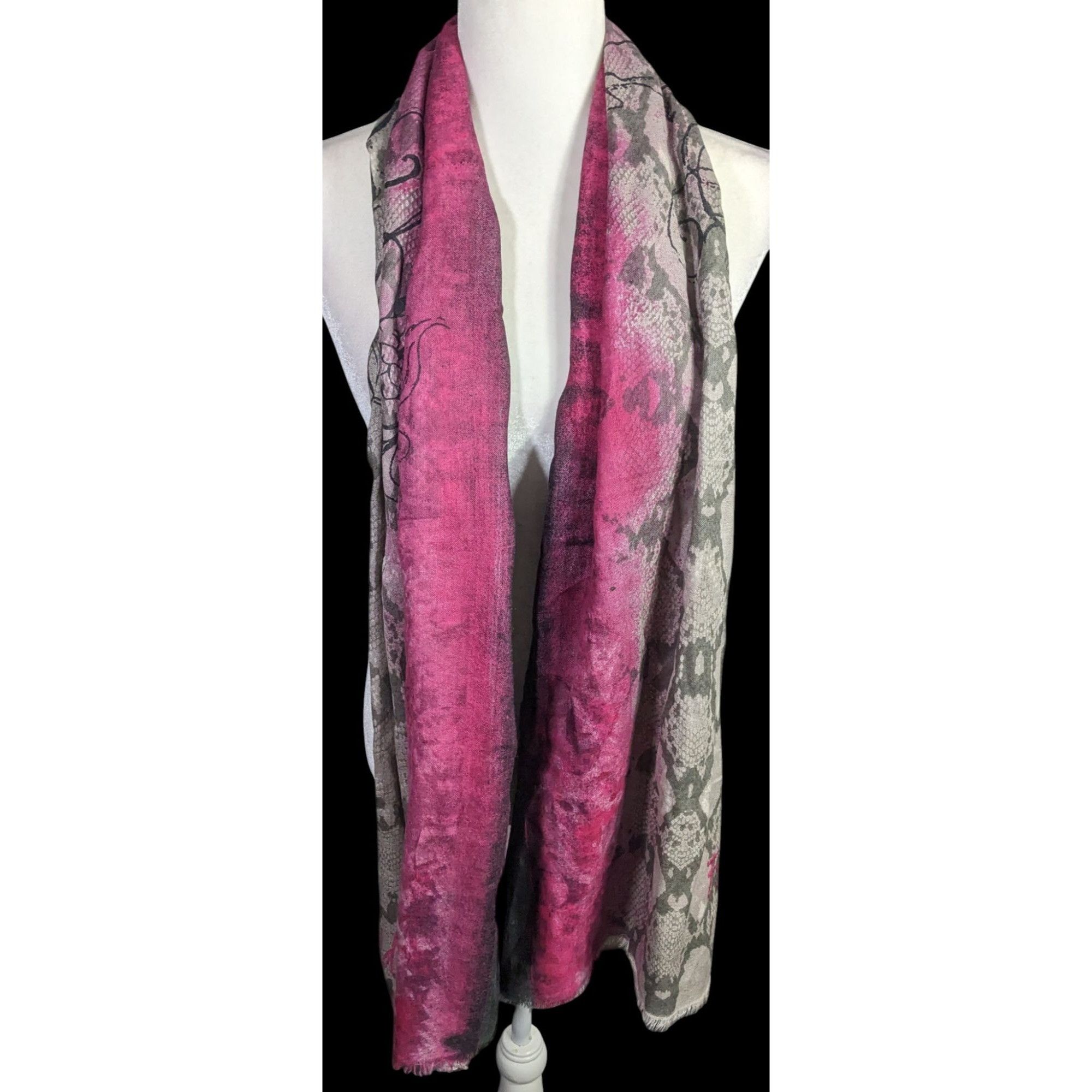 Other Frida & Freddies New York Gothic Skull Scarf 70% Viscose 30% Size ONE SIZE - 5 Thumbnail