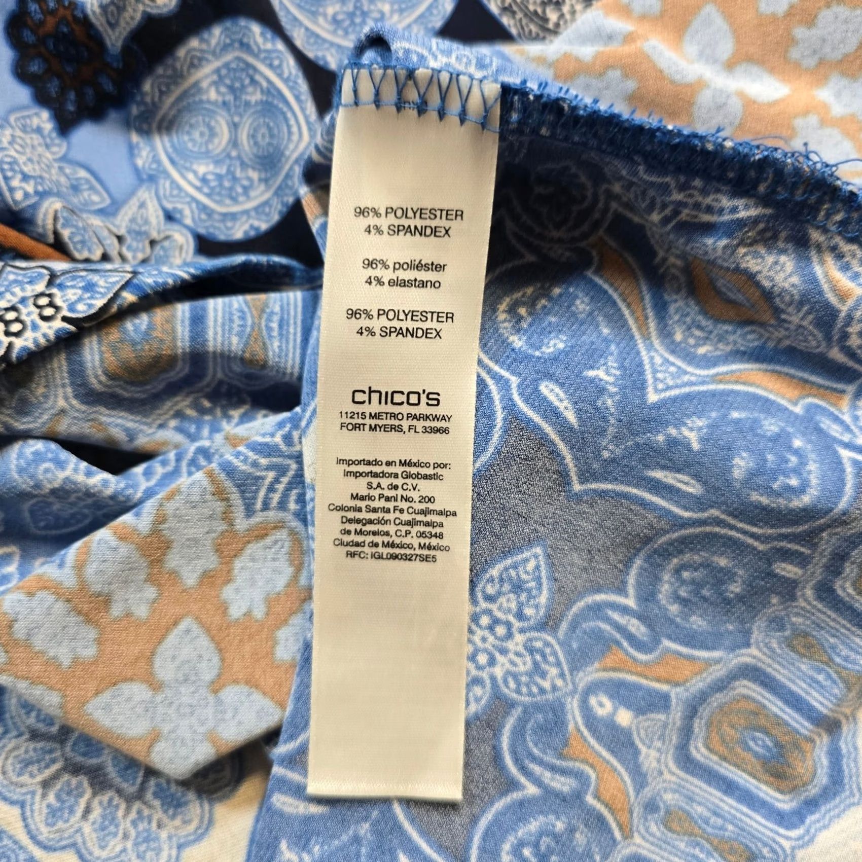 Vintage Chicos Top Womens Size XL Blue Patchwork Mosaic V Neck 3/4 Sleeve Career Casual Blouse Shirt Womens XL Blue Patchwork Mosaic V-Neck 3/4 Sleeve Glass? Size XL / US 12-14 / IT 48-50 - 7 Thumbnail