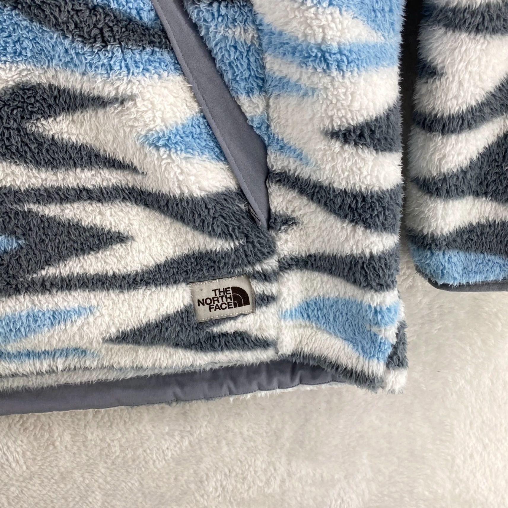 The North Face VINTAGE The North Face Hooded Pullover Shirt XL Blue White Gray 3/4 Zip Pockets Sherpa Fleece Womens Size XL / US 12-14 / IT 48-50 - 3 Thumbnail