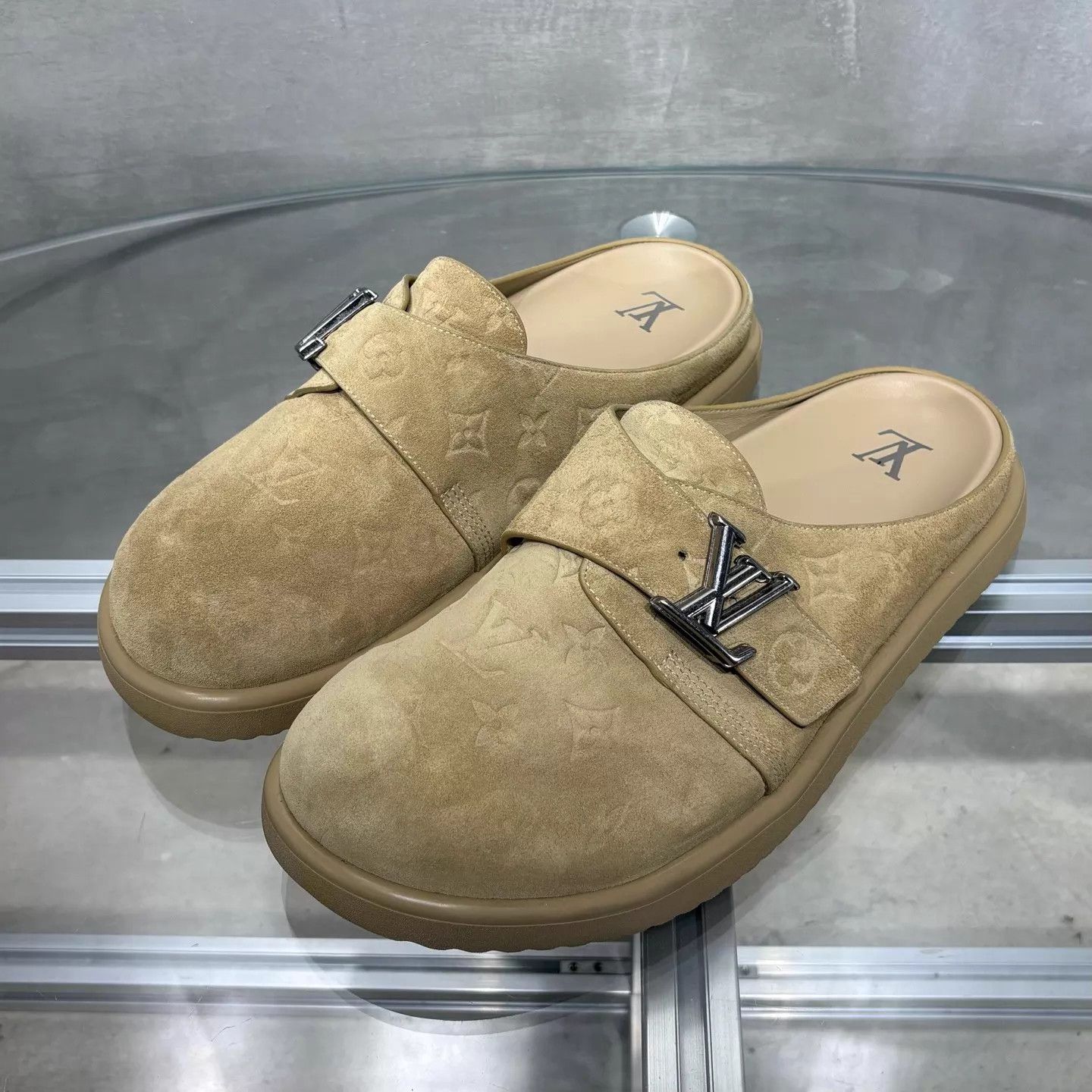 Louis Vuitton LV Birkenstock Brown UK10 (44) Size US 11 / EU 44 - 2 Thumbnail