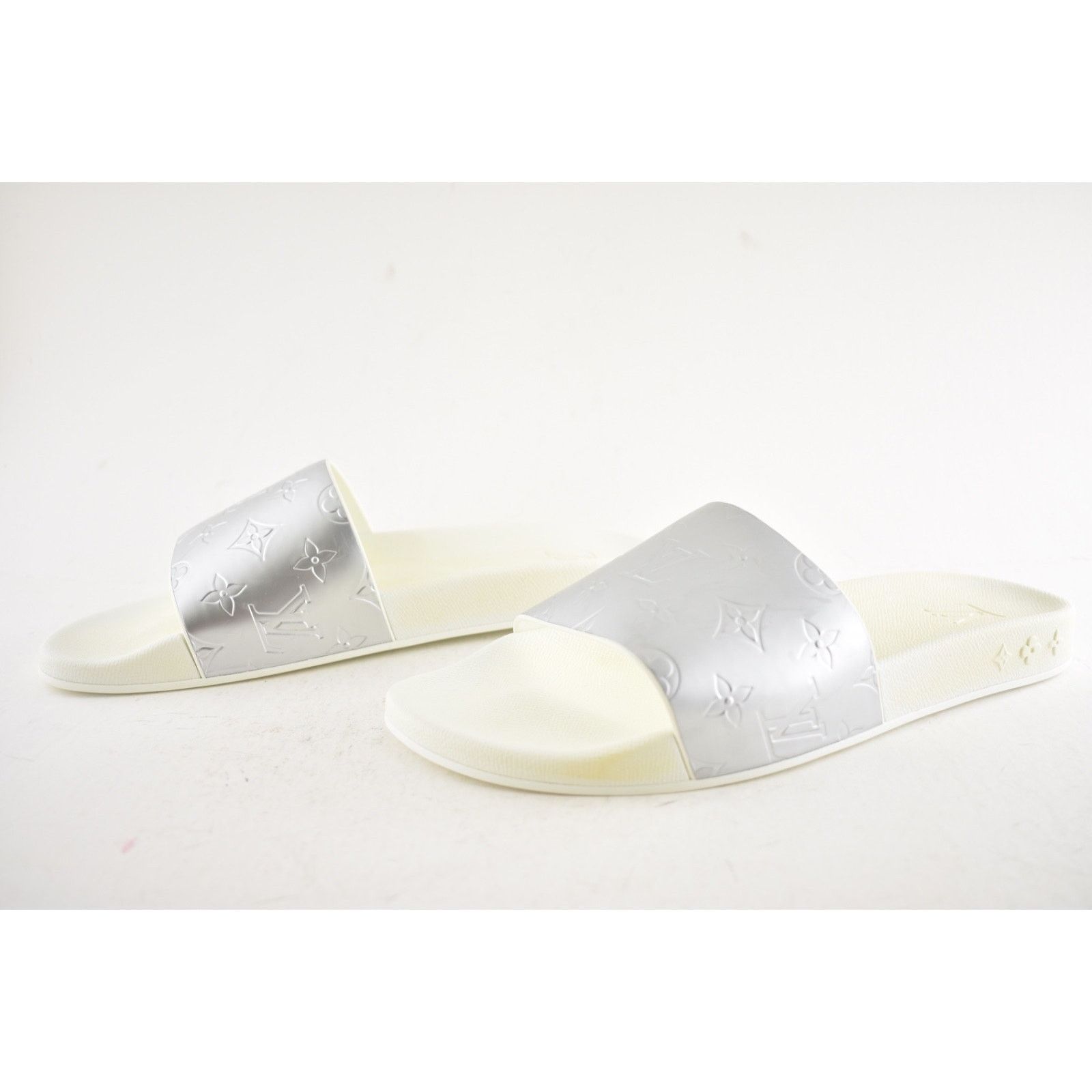Louis Vuitton Louis Vuitton Silver Monogram Slide Sandal UK 9 US 10 11 Size US 10 / EU 43 - 13 Thumbnail