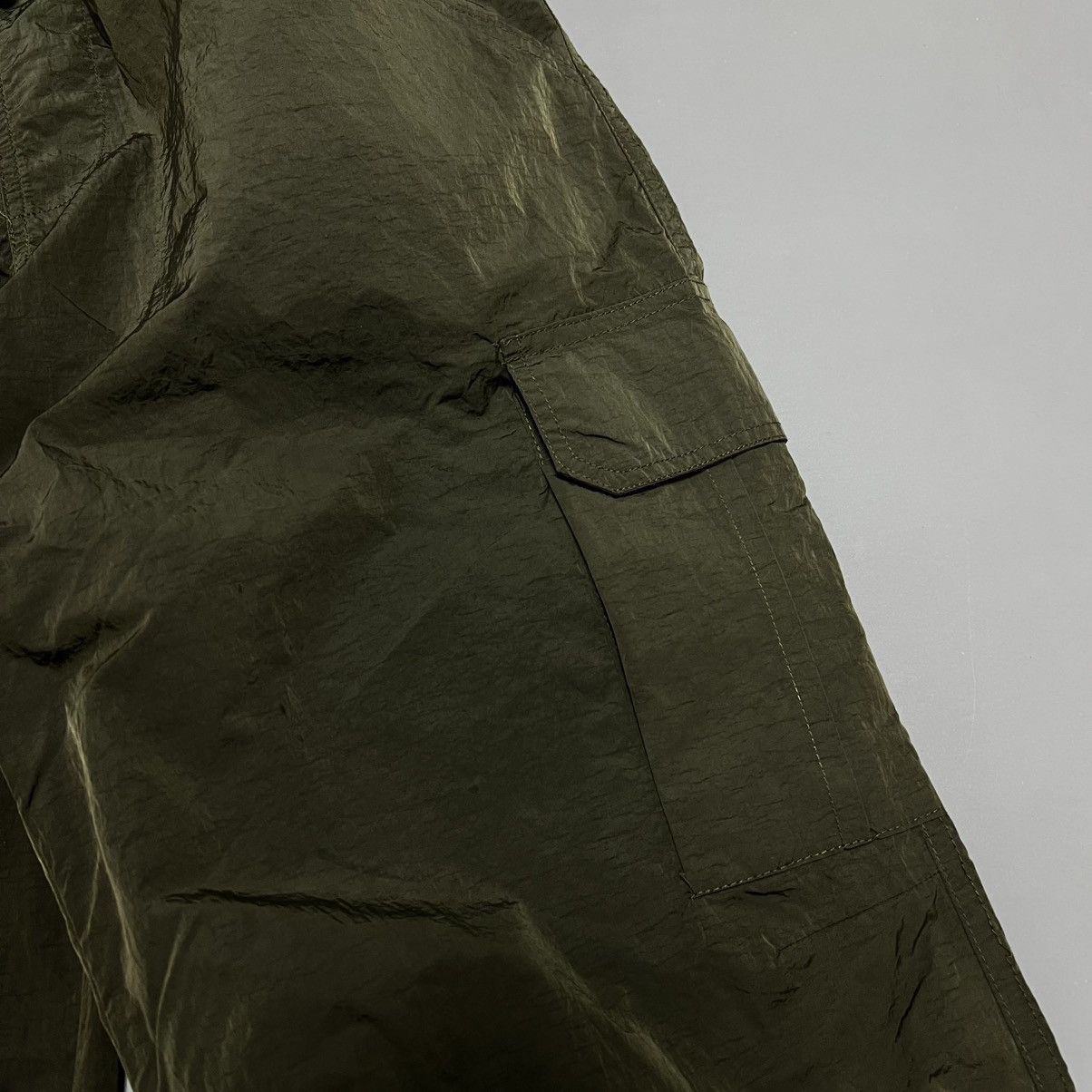 Ed Hardy × Urban Outfitters Ed Hardy x Urban Outfitters Big Logo Cargo Nylon Pants Baggy Size US 30 / EU 46 - 6 Thumbnail