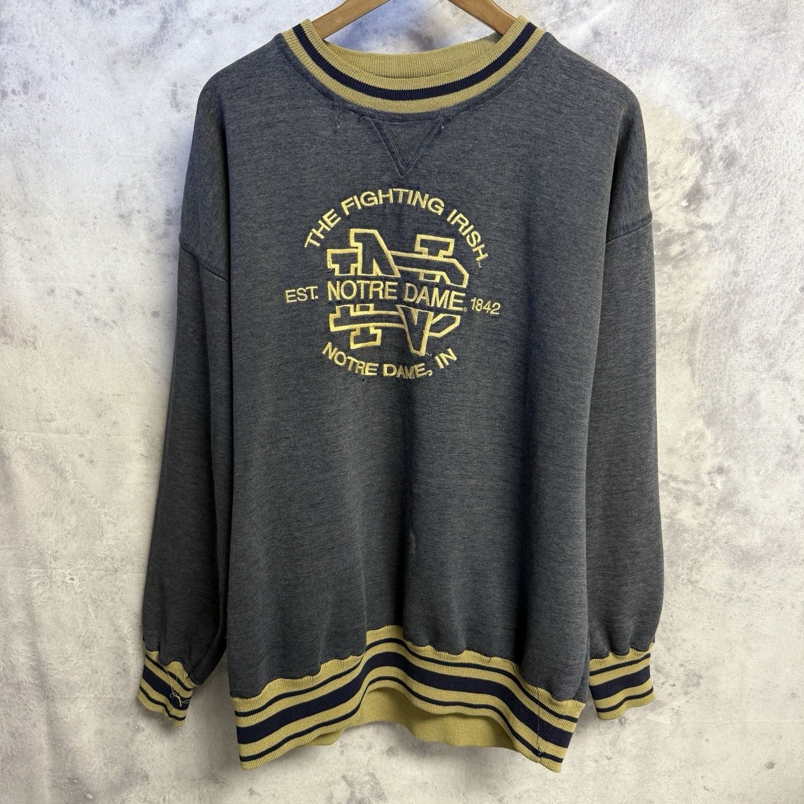 Vintage Vintage Notre Dame Sweatshirt Mens Large 24x27 Fighting Iris Size US L / EU 52-54 / 3 - 2 Thumbnail