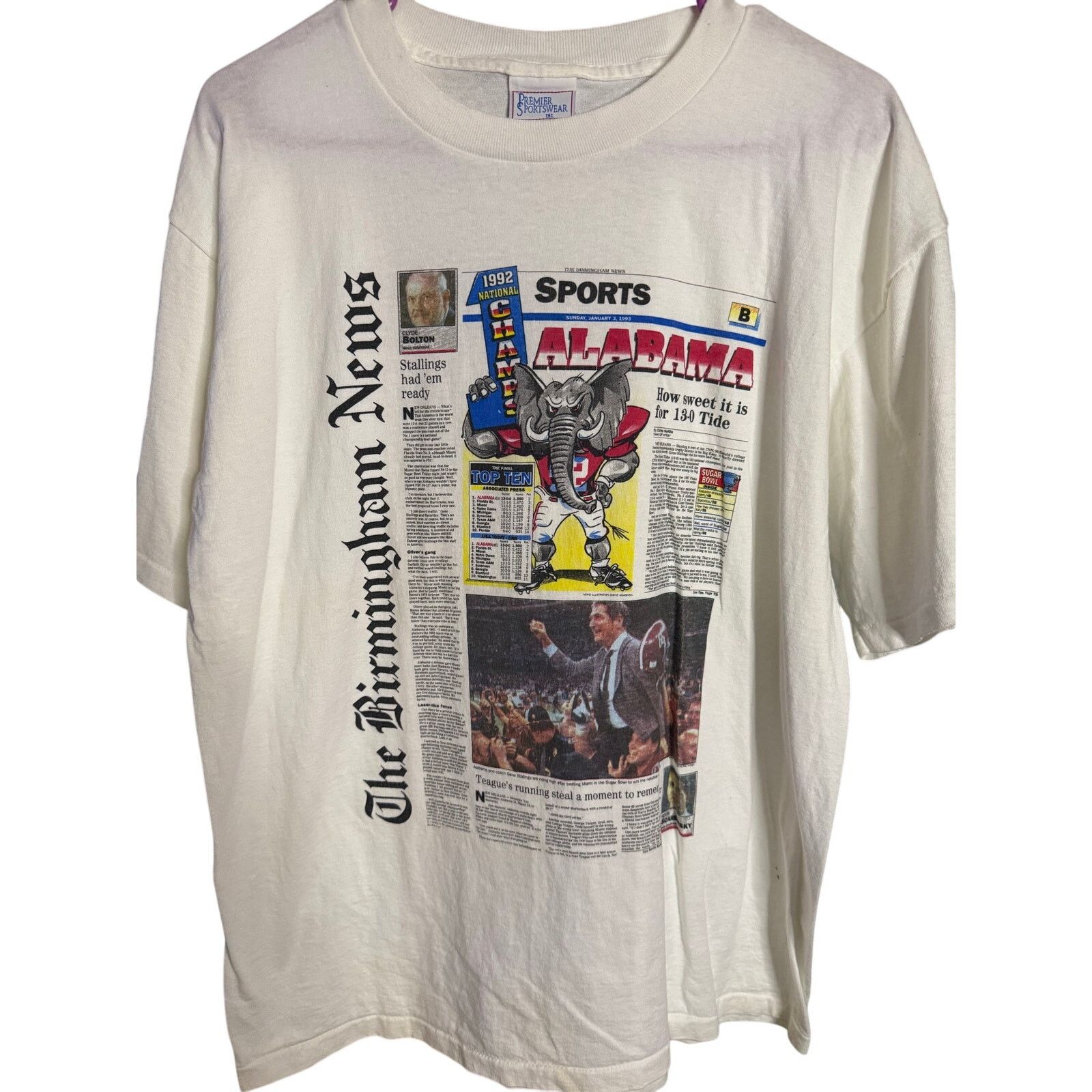 Other Vintage University of Alabama Newpaper Tee Size US L / EU 52-54 / 3 - 1 Thumbnail
