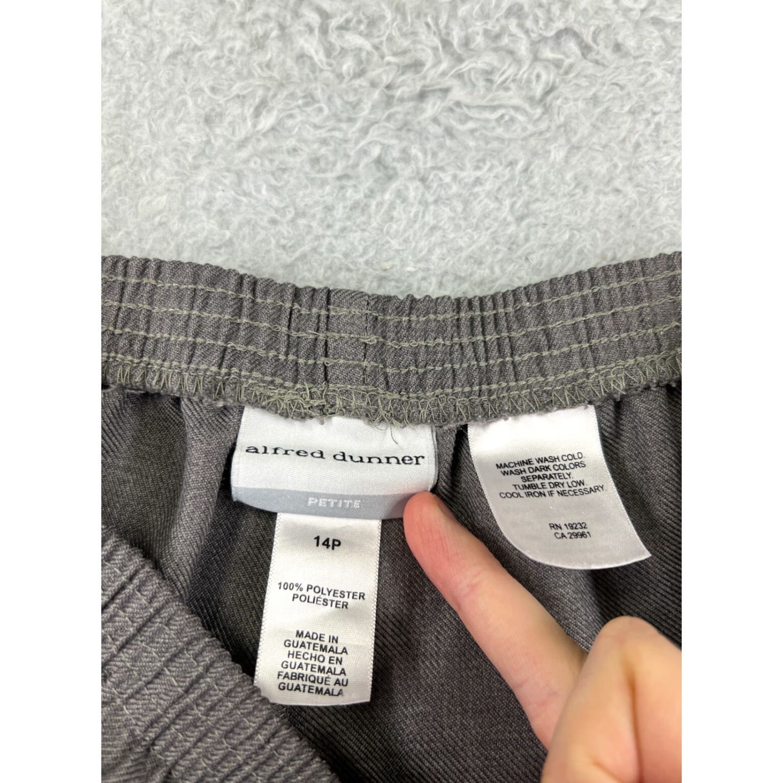 Vintage Alfred Dunner Pants Womens 14P Gray Elastic Waist Pull On 32 in Inseam 26 in Petite Regular Size 28" / US 6 / IT 42 - 3 Thumbnail