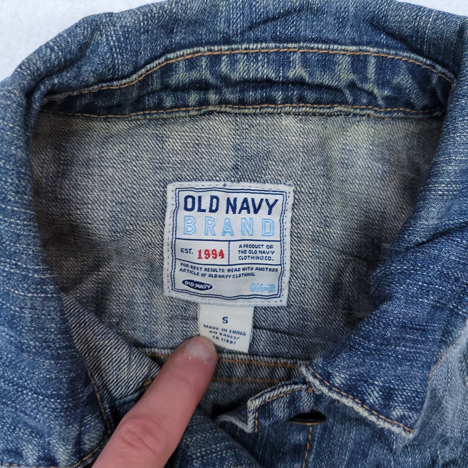 Old Navy Old Navy Casual Button Denim Jean Jacket Womens Size S Blue Size S / US 4 / IT 40 - 3 Thumbnail
