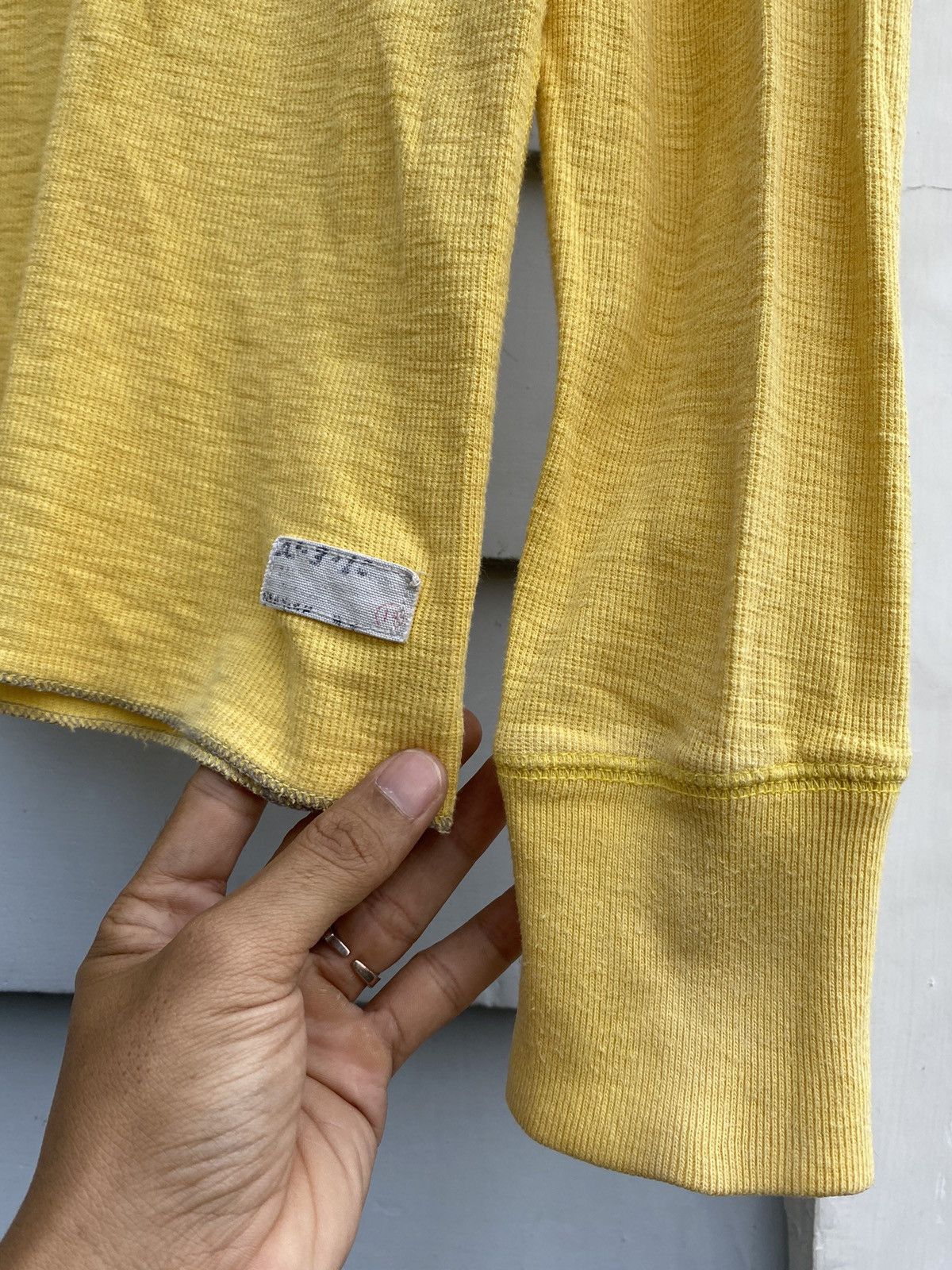 American Eagle Outfitters American Eagle Outfitters NY-DISTRICT Distressed Longsleeve Size US M / EU 48-50 / 2 - 6 Thumbnail