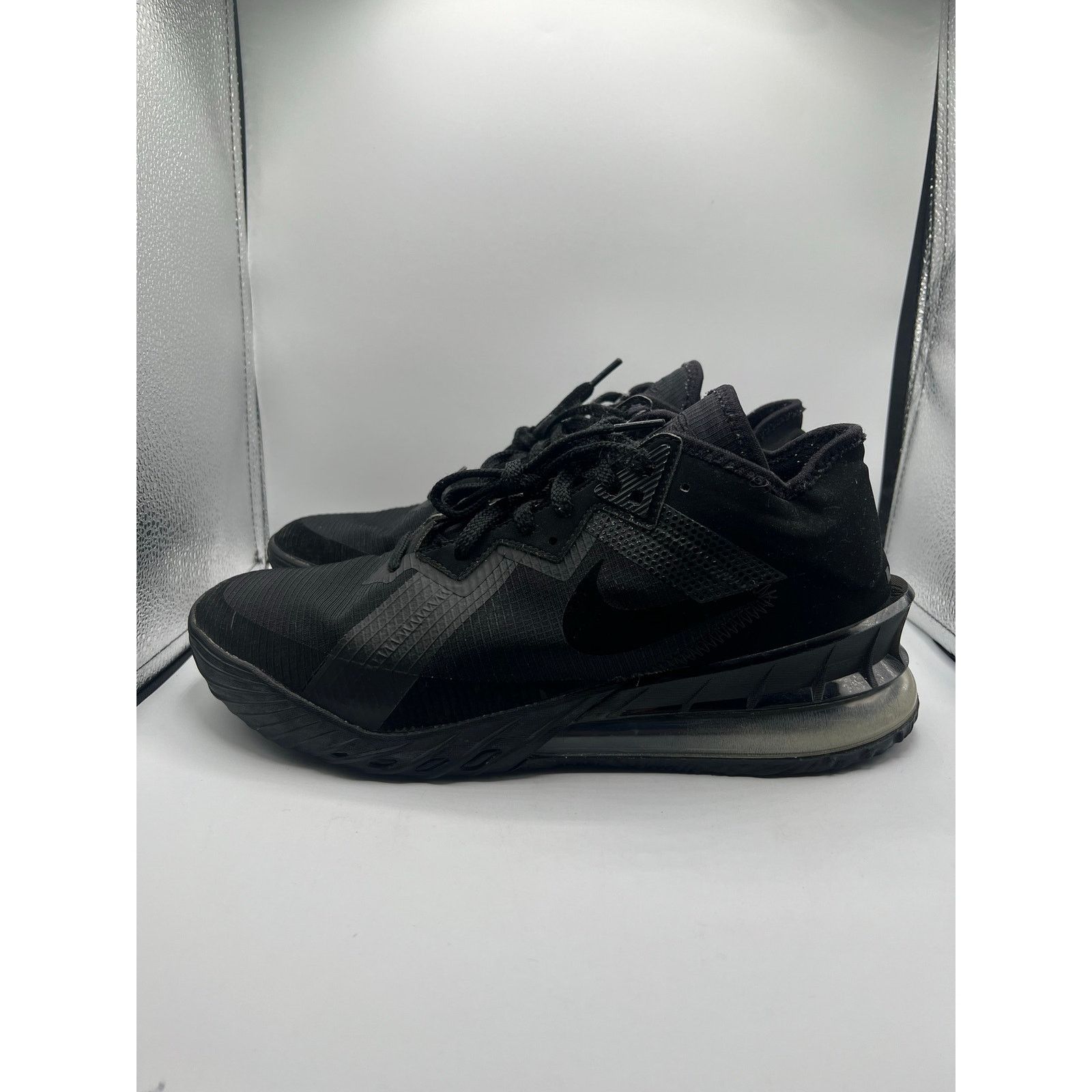 Nike Nike LeBron 18 low “Zero Dark 23” size 10 men’s used Size US 10 / EU 43 - 1 Thumbnail