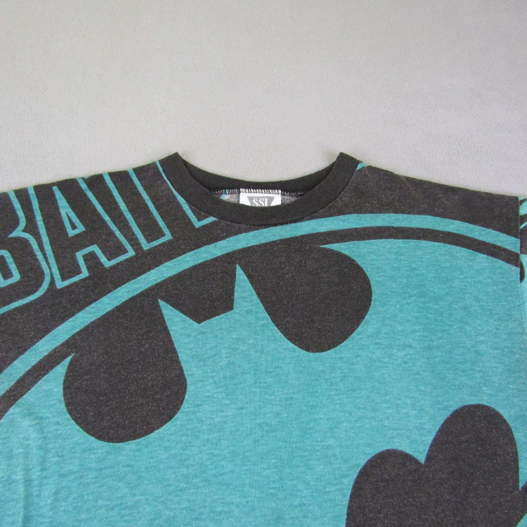 Vintage VINTAGE Batman Shirt Mens Large Black Blue All Over Print Single Stitch AOP 1992 Size US L / EU 52-54 / 3 - 2 Thumbnail
