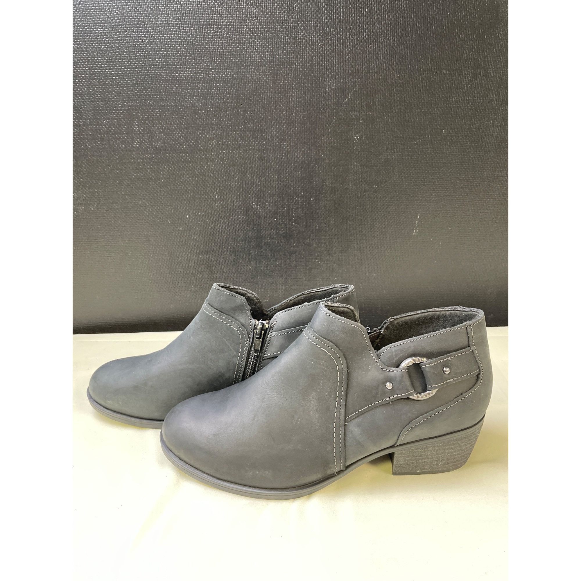 Clarks Clarks Women's Black Ankle Boots/ Shoes Zipper Side Size 7.5 Size US 7.5 / IT 37.5 - 4 Thumbnail