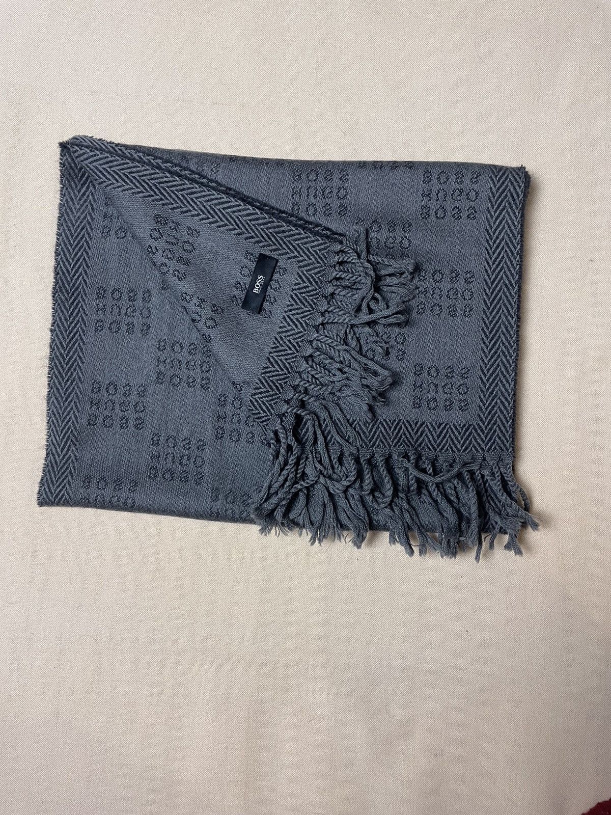 Hugo Boss Hugo Boss wool gray logo scarf Size ONE SIZE - 1 Thumbnail