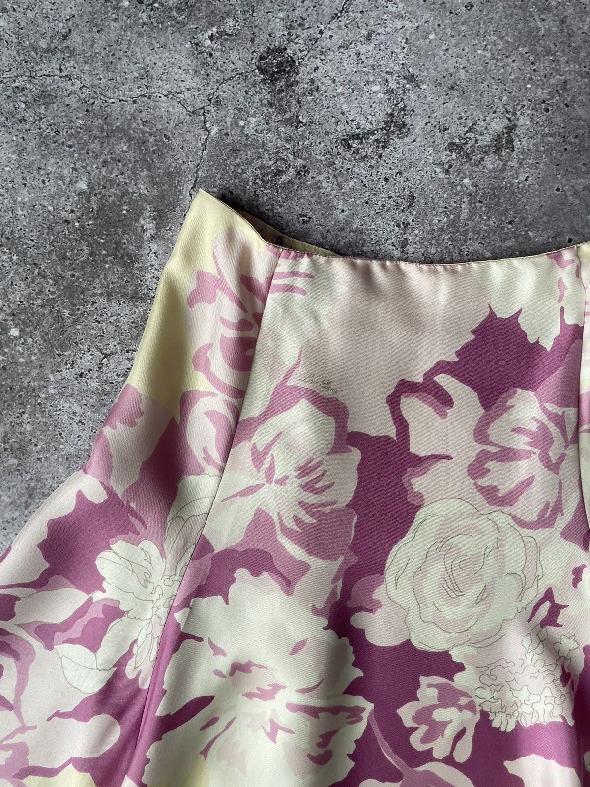 Loro Piana Loro Piana 100% Silk Floral Skirt Made In Italy Size 30" / US 8 / IT 44 - 6 Thumbnail