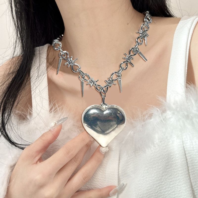 Japanese Brand Gothic Heart Pendant Necklace Size ONE SIZE - 2 Thumbnail