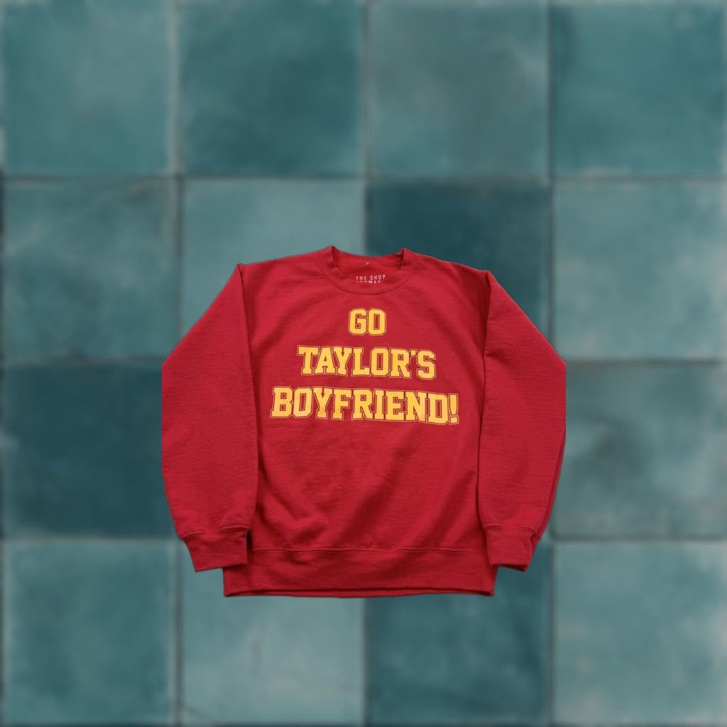 Vintage The Shop Forward Sweatshirt Go Taylor's Boyfriend 87 Crewneck Womens Small Red USA Size S / US 4 / IT 40 - 1 Thumbnail