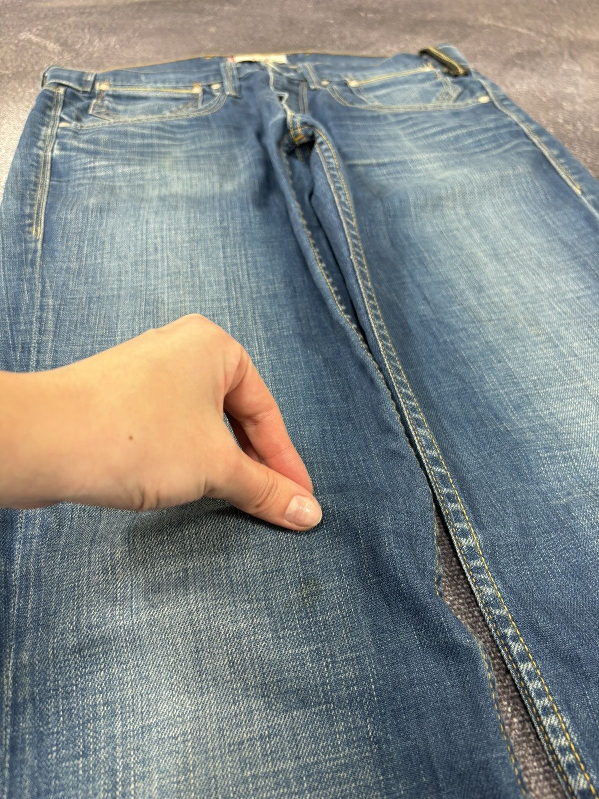 Levi's Vintage Levi’s 519 Slim Fit Faded Blue USA Hype Denim Jeans Size US 33 - 13 Thumbnail