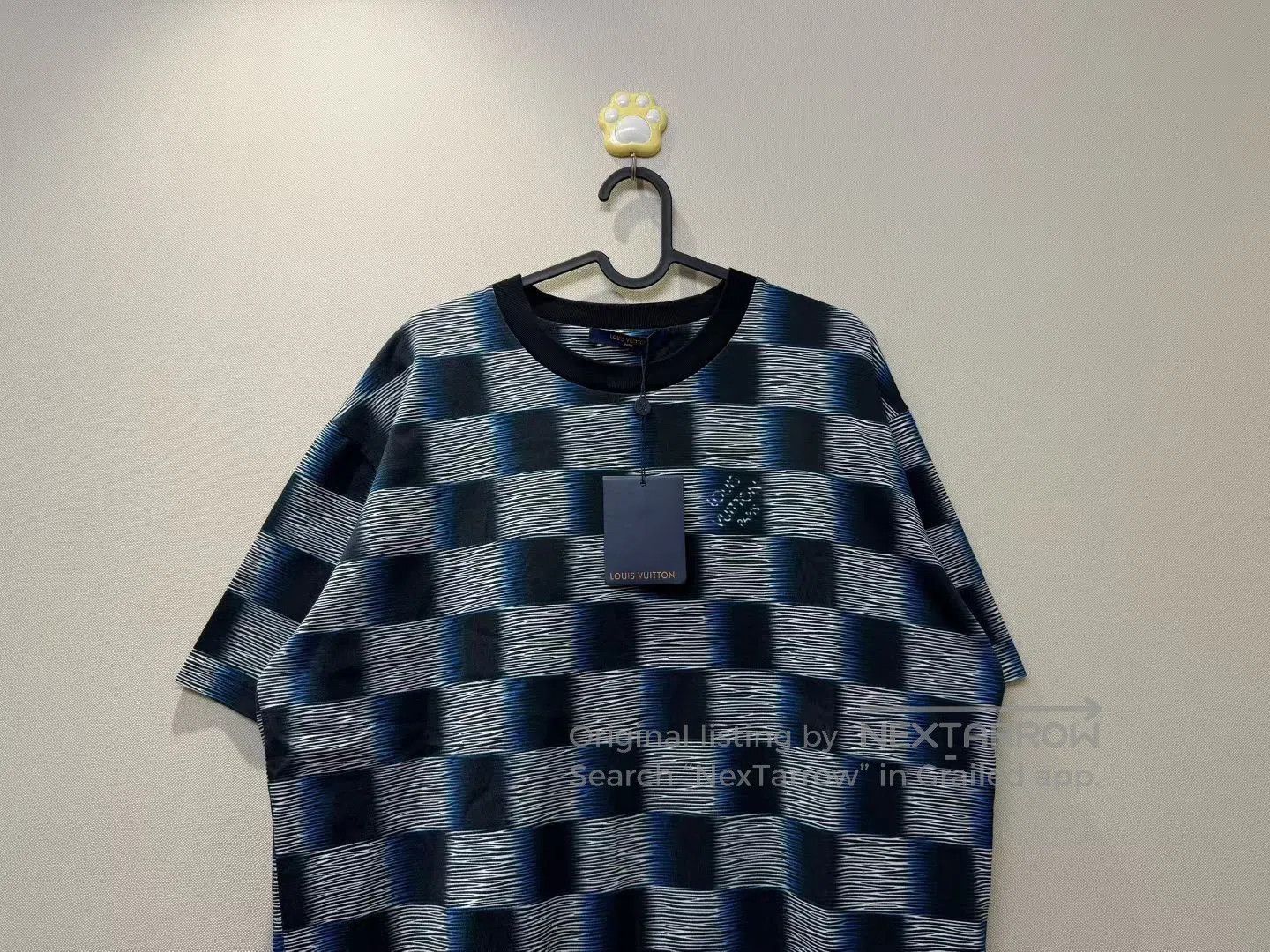 Louis Vuitton Louis Vuitton Black Blue Checker Logo Tee XL. Size US XL / EU 56 / 4 - 2 Thumbnail