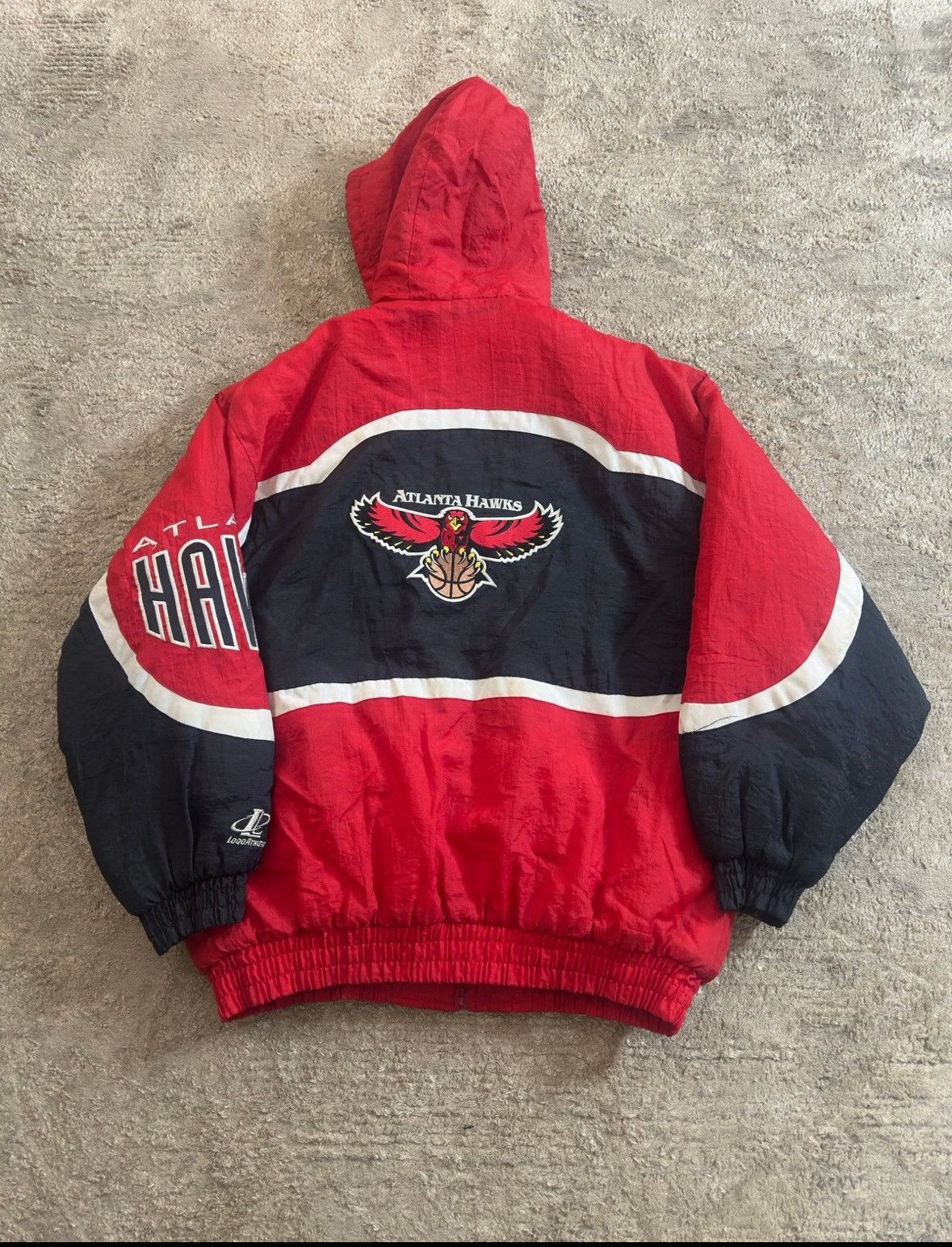 Logo Athletic Vintage Logo Athletic Atlanta Hawks Puffer Jacket L Size US L / EU 52-54 / 3 - 6 Thumbnail
