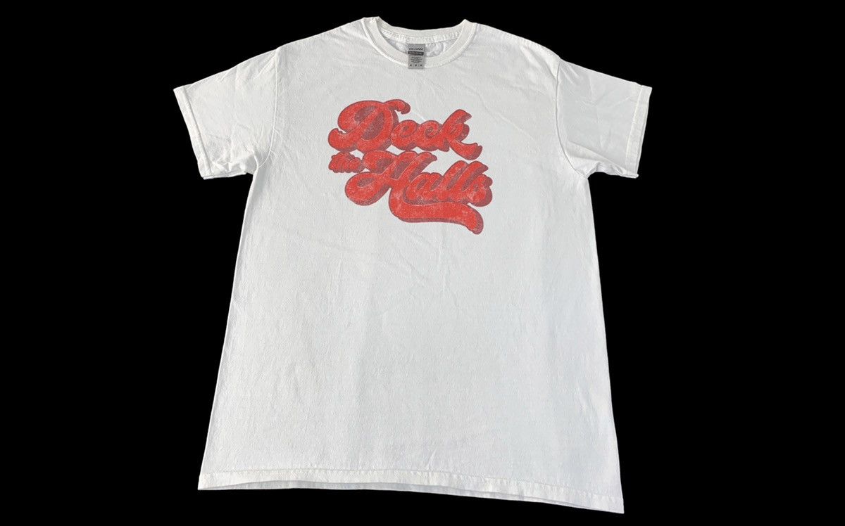 Gildan Decks The Halls American Movie Graffiti Style Printed Tee Size US M / EU 48-50 / 2 - 1 Thumbnail
