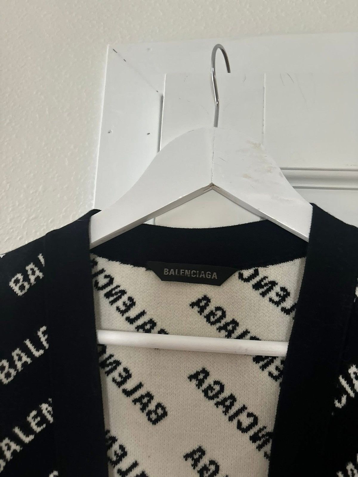 Balenciaga All over logo cardigen Size US L / EU 52-54 / 3 - 2 Thumbnail