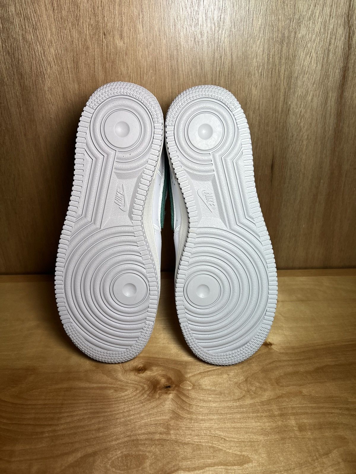 Nike Size 6.5 - AF1 Oregon PE Size US 6.5 / EU 39-40 - 7 Thumbnail