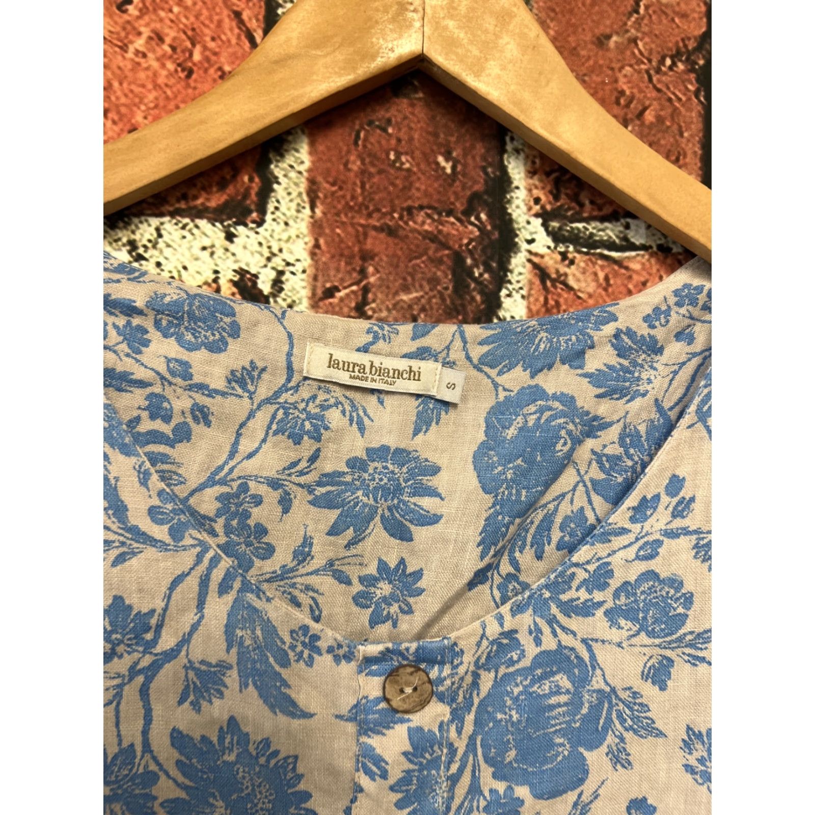 Vintage Laura Bianchi Linen Top Woman Size Large Blue Flowers 3/4 Sleeve Round Neck Pullover Blouse Vintage No Size S / US 4 / IT 40 - 2 Thumbnail